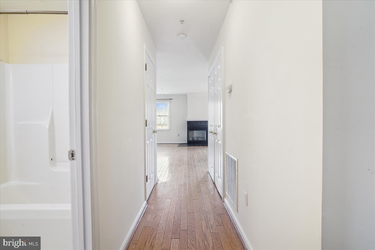 BAYSIDE - Residential Lease