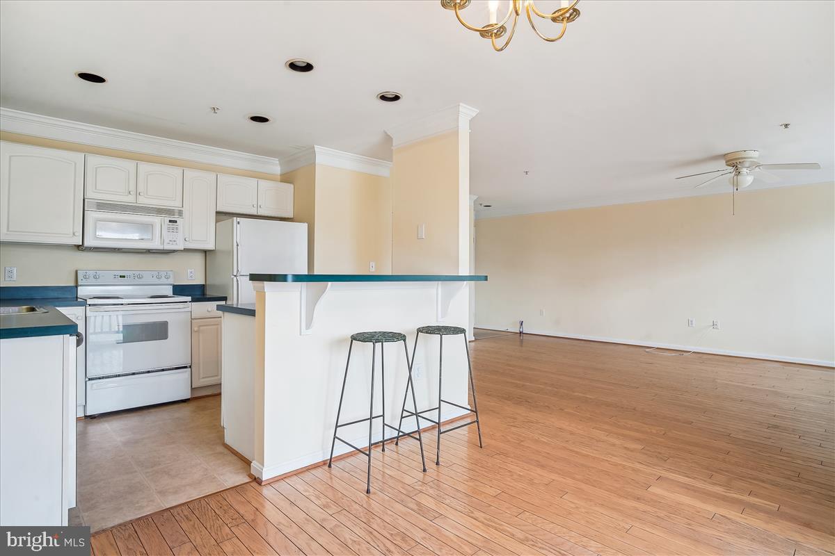 BAYSIDE - Residential Lease