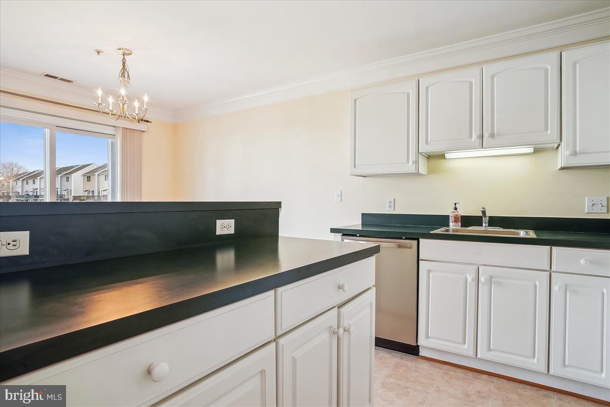 BAYSIDE - Residential Lease