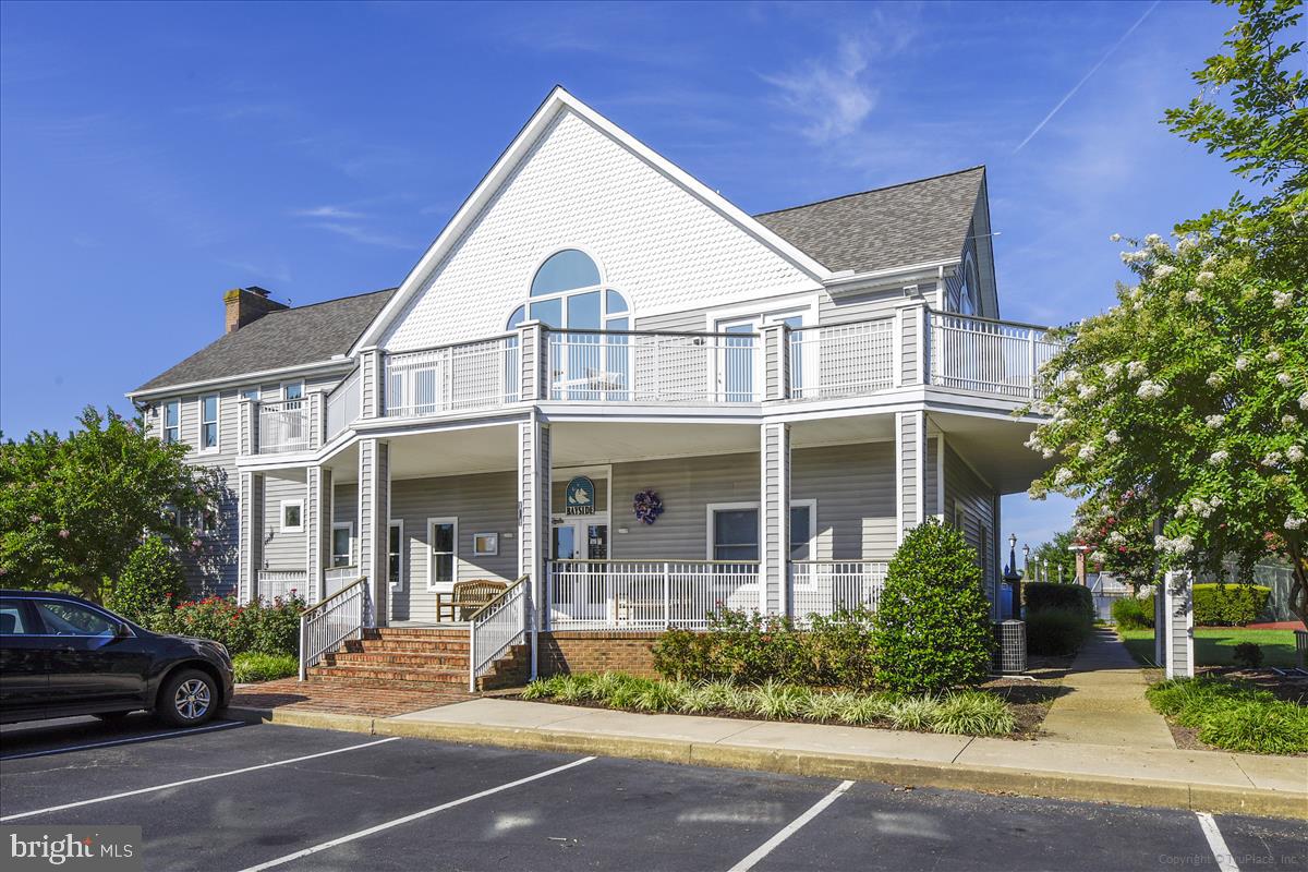 BAYSIDE - Residential Lease