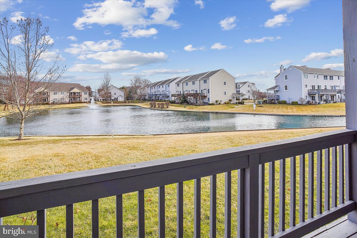 BAYSIDE - Residential Lease