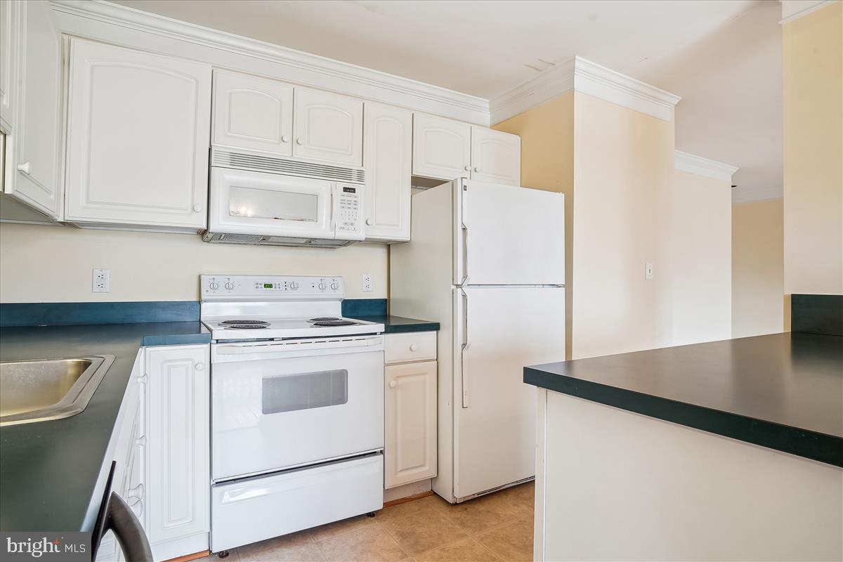 BAYSIDE - Residential Lease