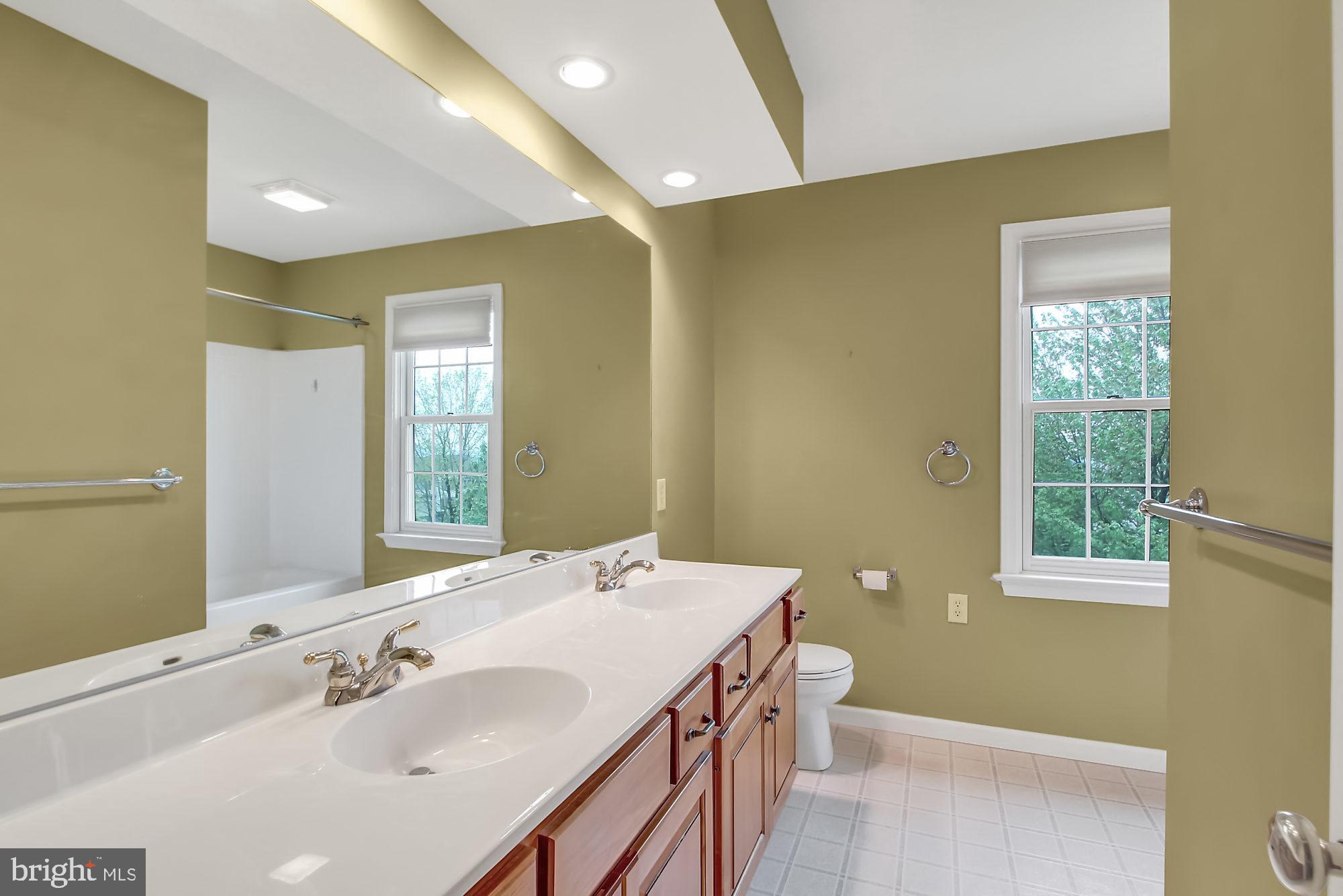MONARCH RIDGE - Residential