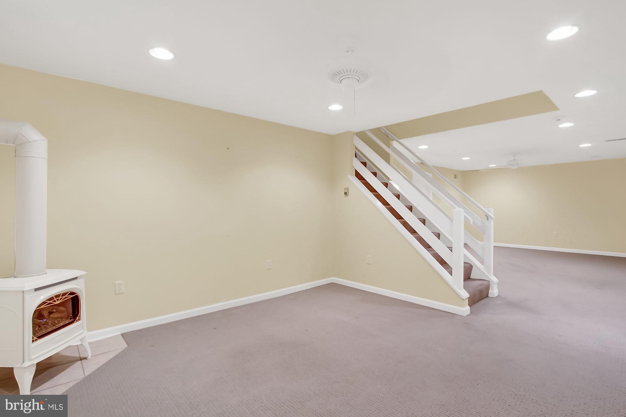 MONARCH RIDGE - Residential