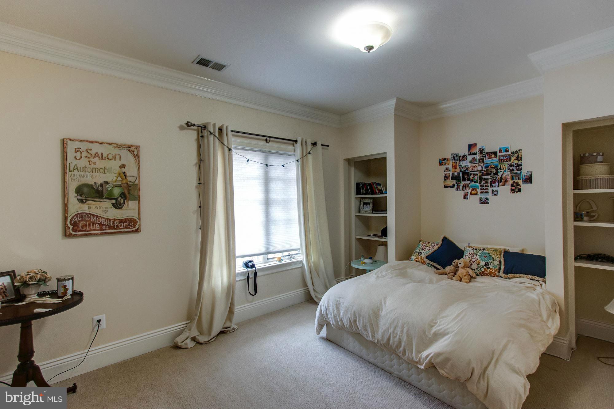 RIVER OAKS - Residential Lease