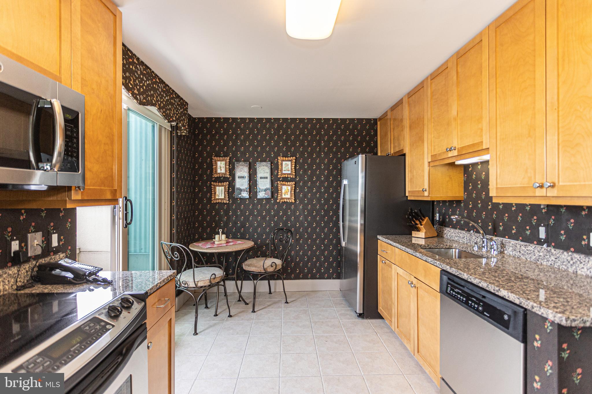 DOCKSIDE CONDOMINIUM - Residential
