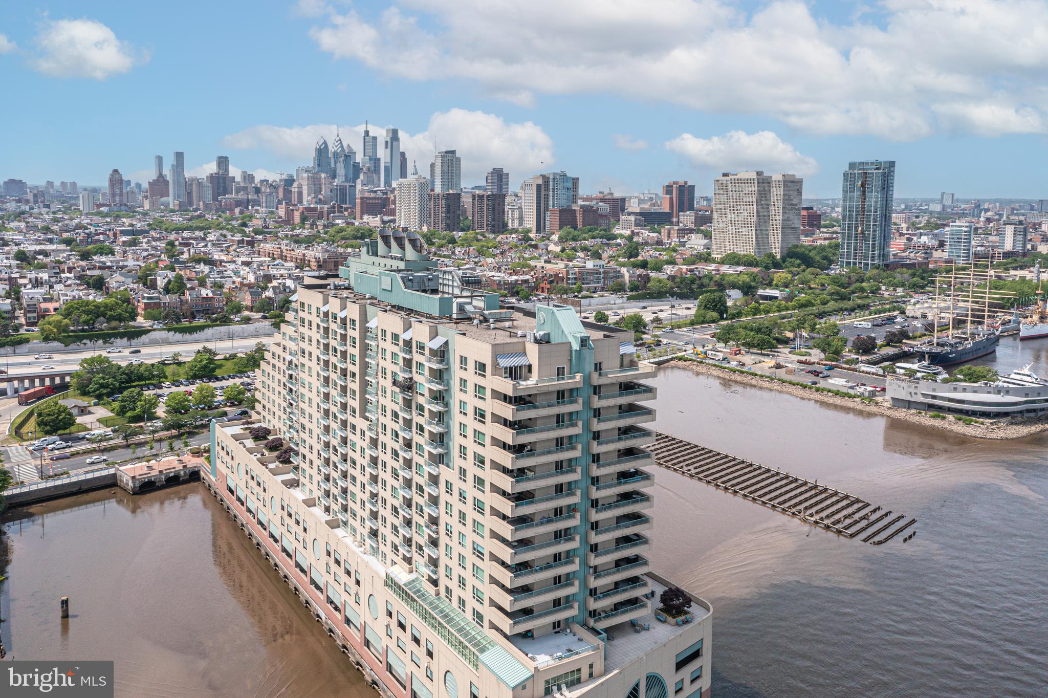 DOCKSIDE CONDOMINIUM - Residential
