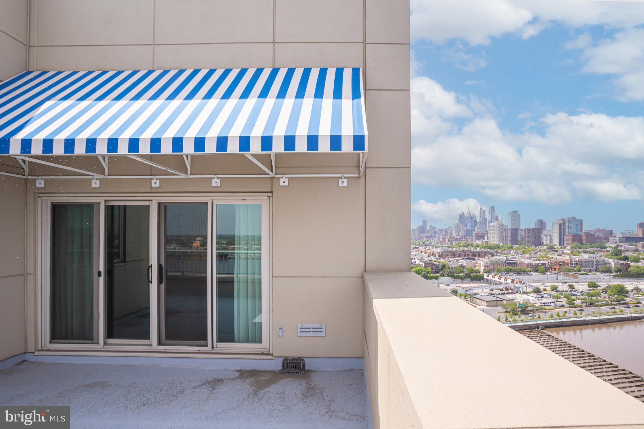 DOCKSIDE CONDOMINIUM - Residential