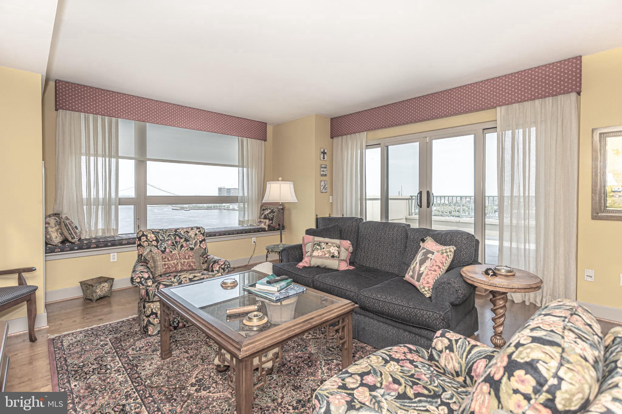 DOCKSIDE CONDOMINIUM - Residential