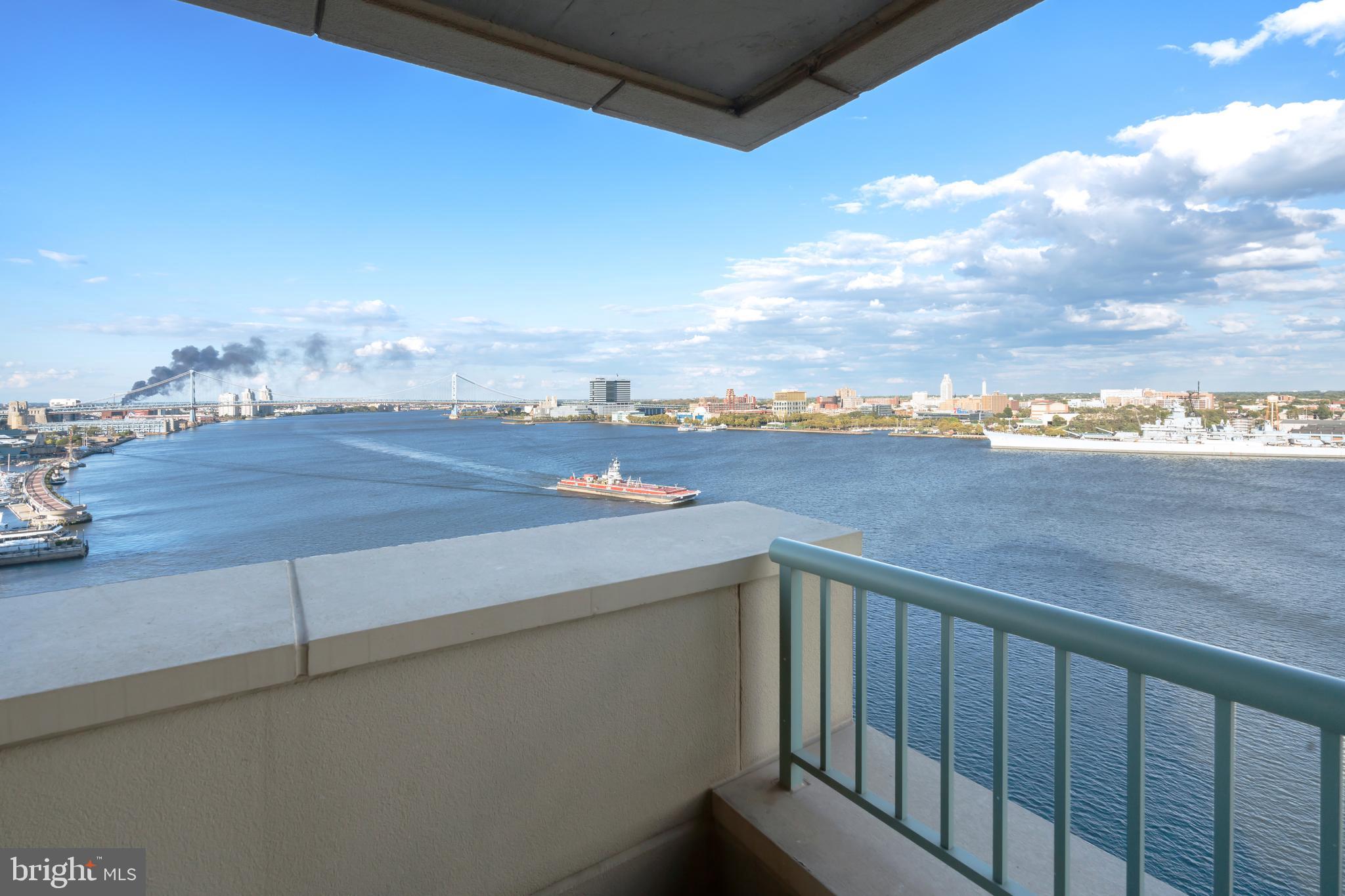 DOCKSIDE CONDOMINIUM - Residential
