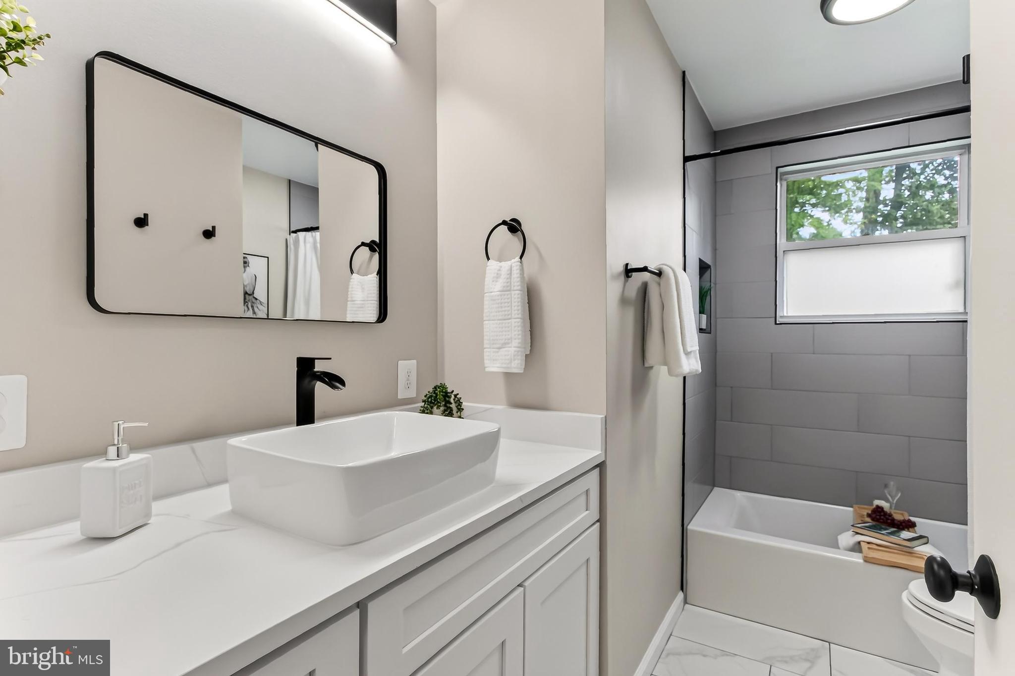 COLUMBIA PINES - Residential