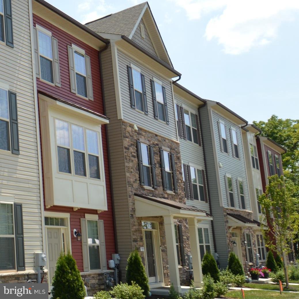 MACALLAN CROSSING - Residential Lease