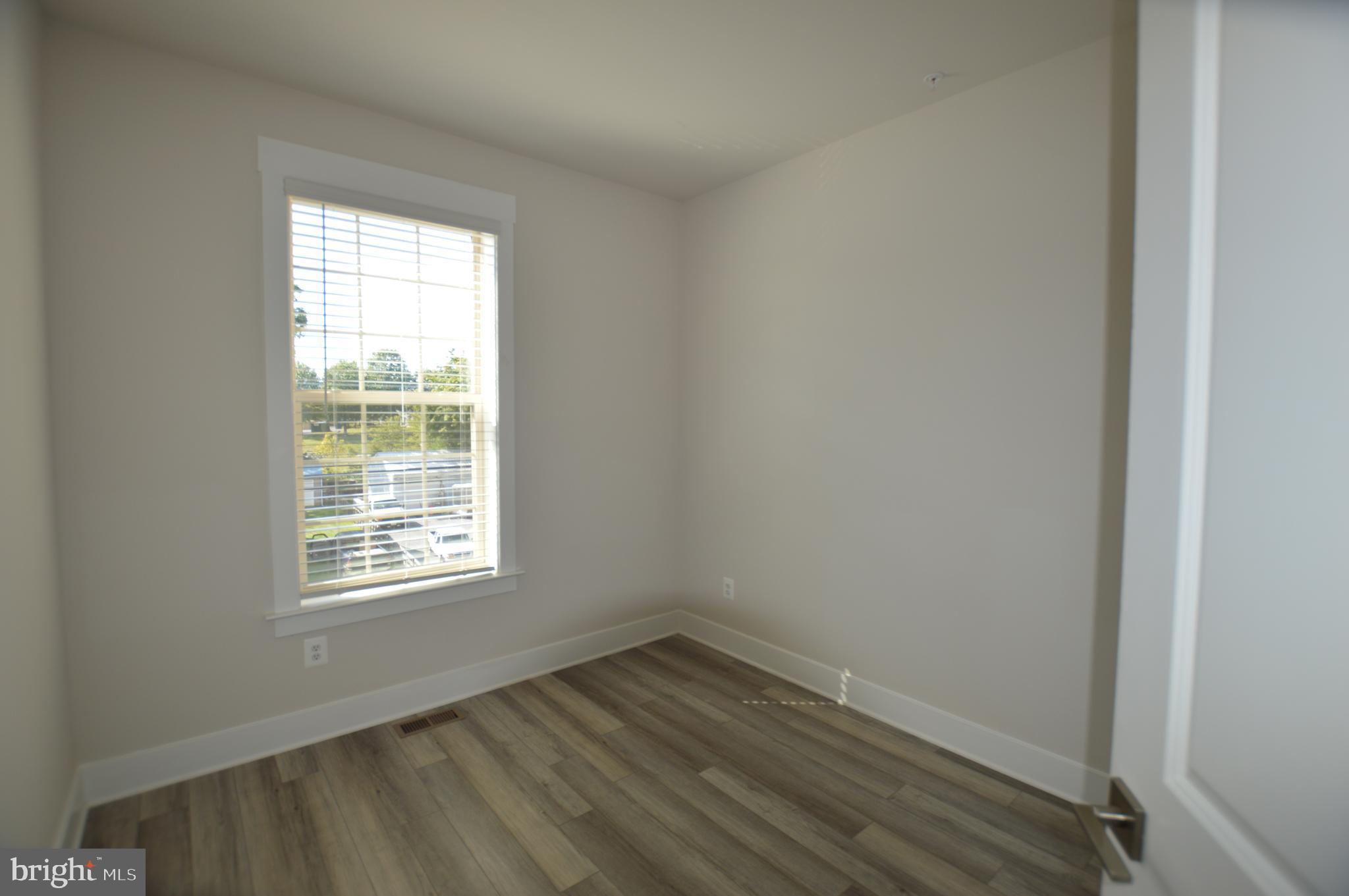 MACALLAN CROSSING - Residential Lease