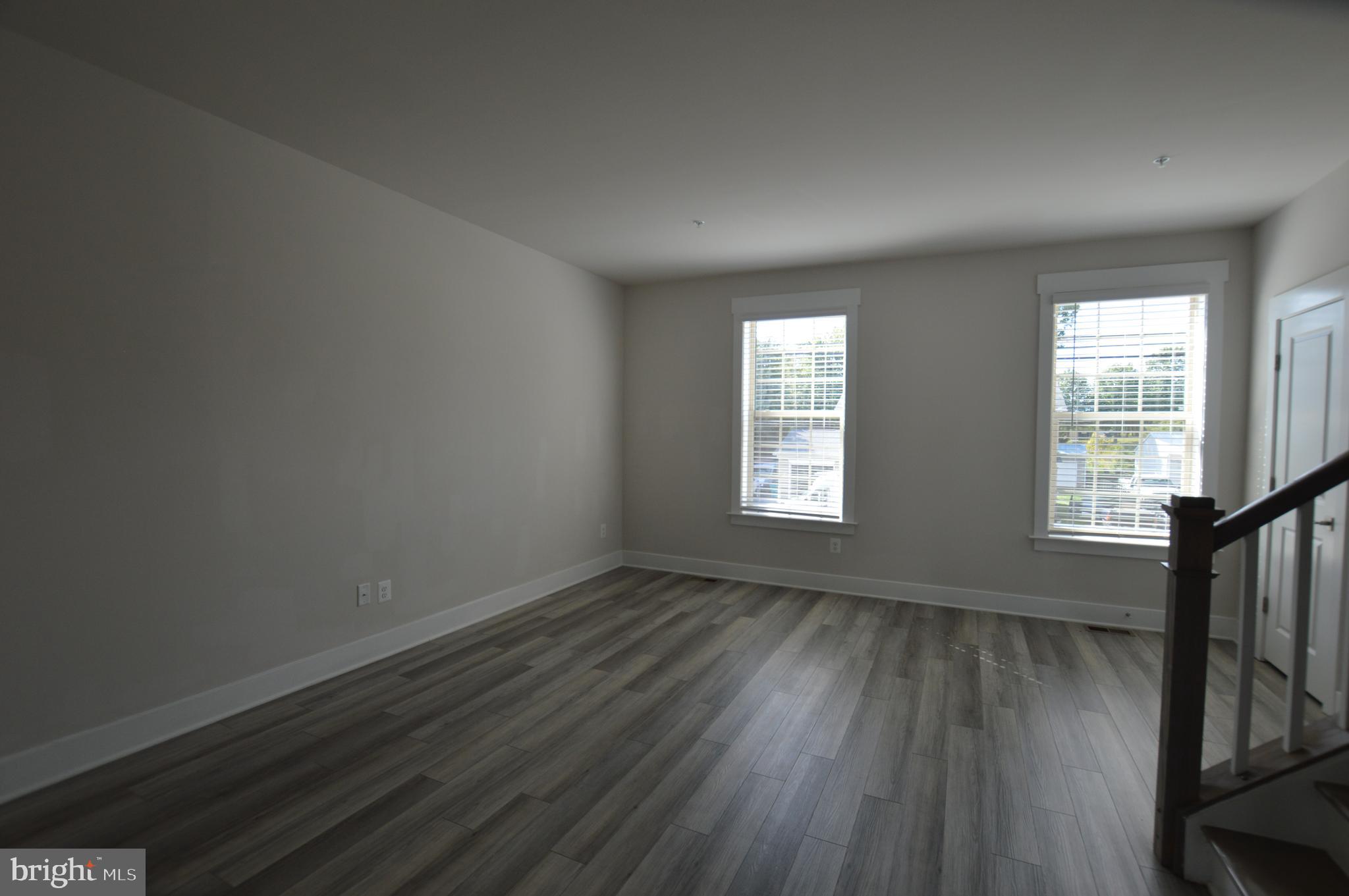 MACALLAN CROSSING - Residential Lease