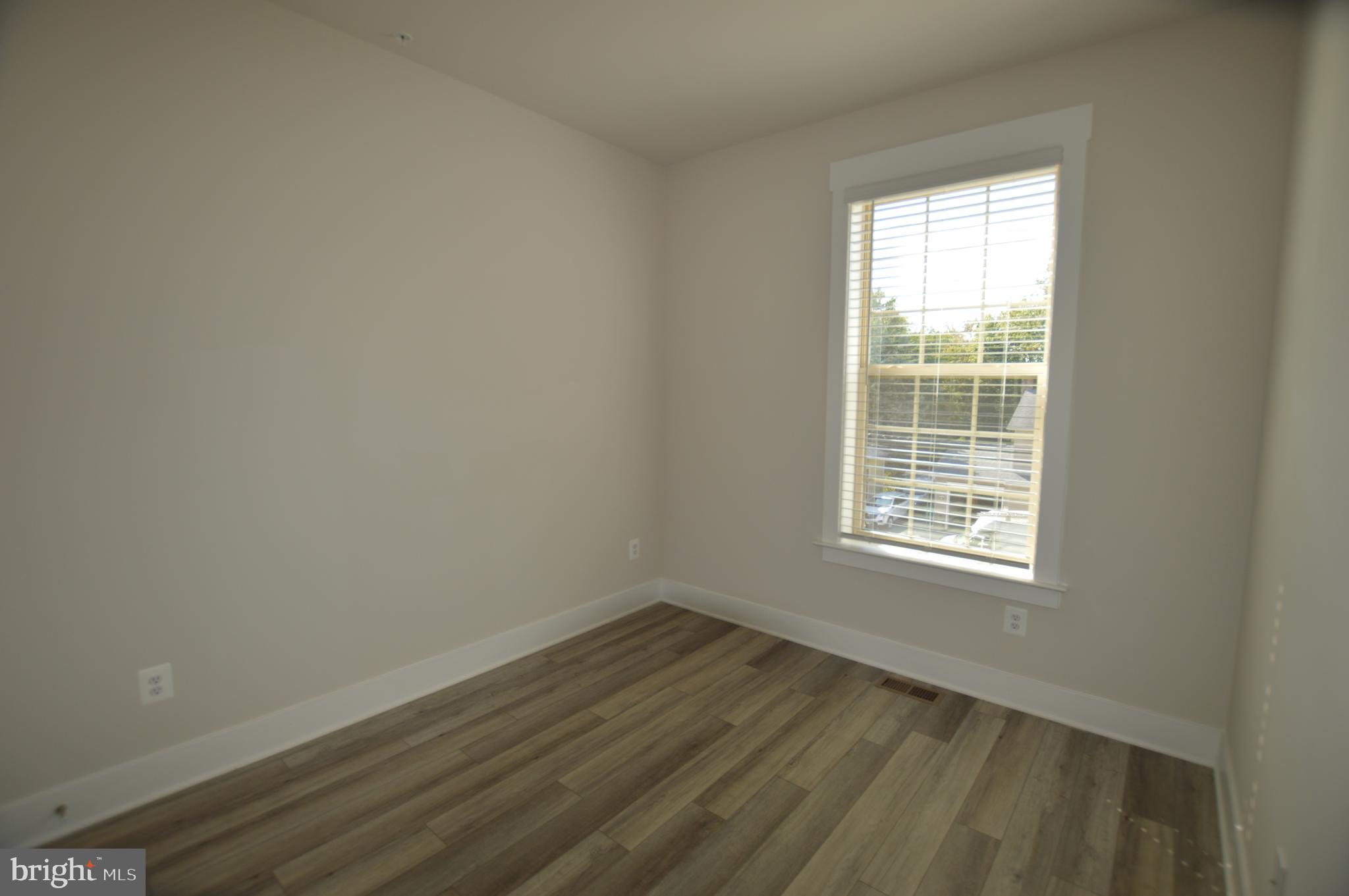 MACALLAN CROSSING - Residential Lease