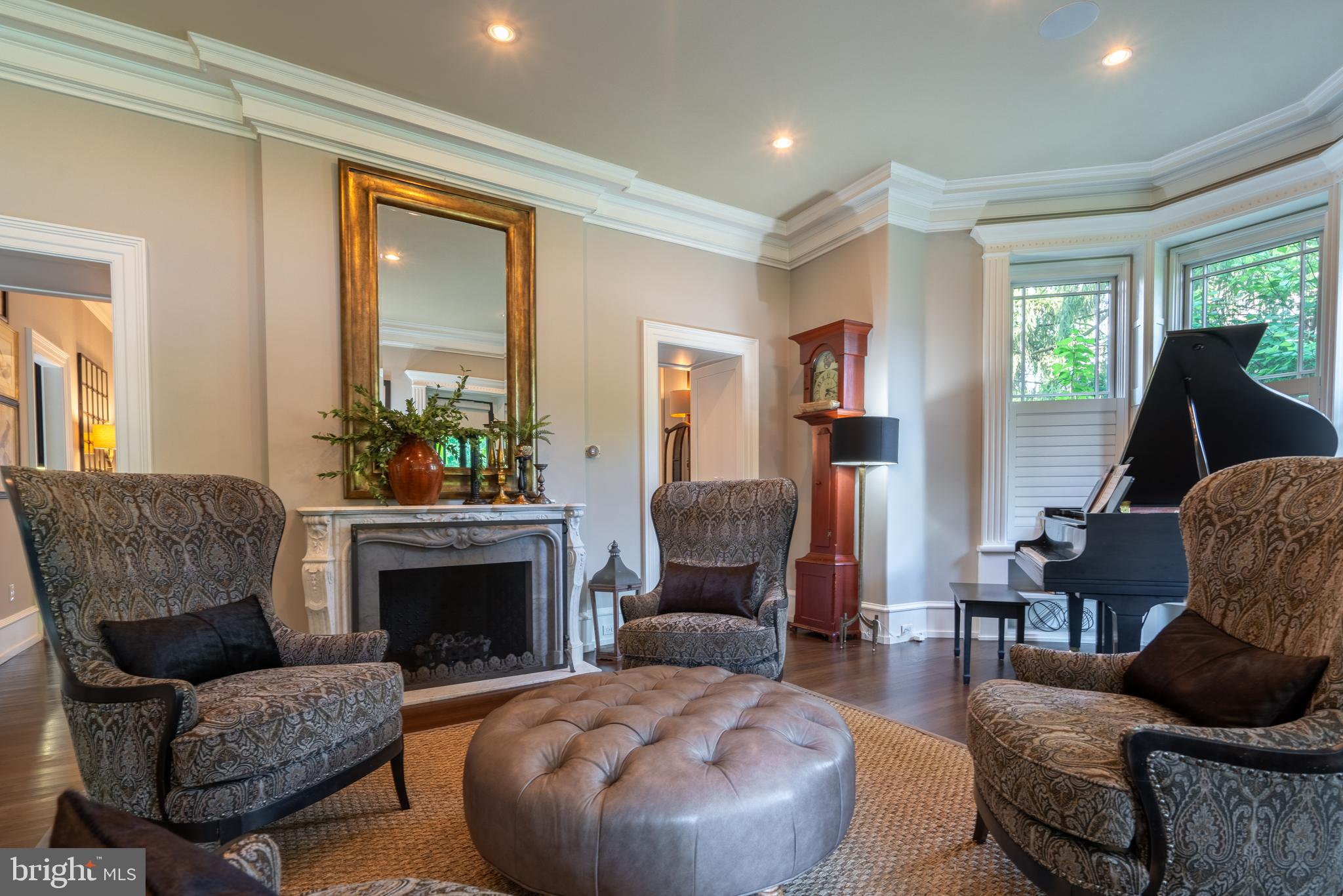 CHESTNUT HILL - Residential