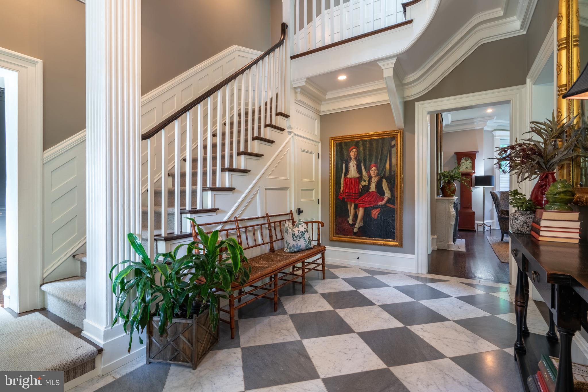 CHESTNUT HILL - Residential