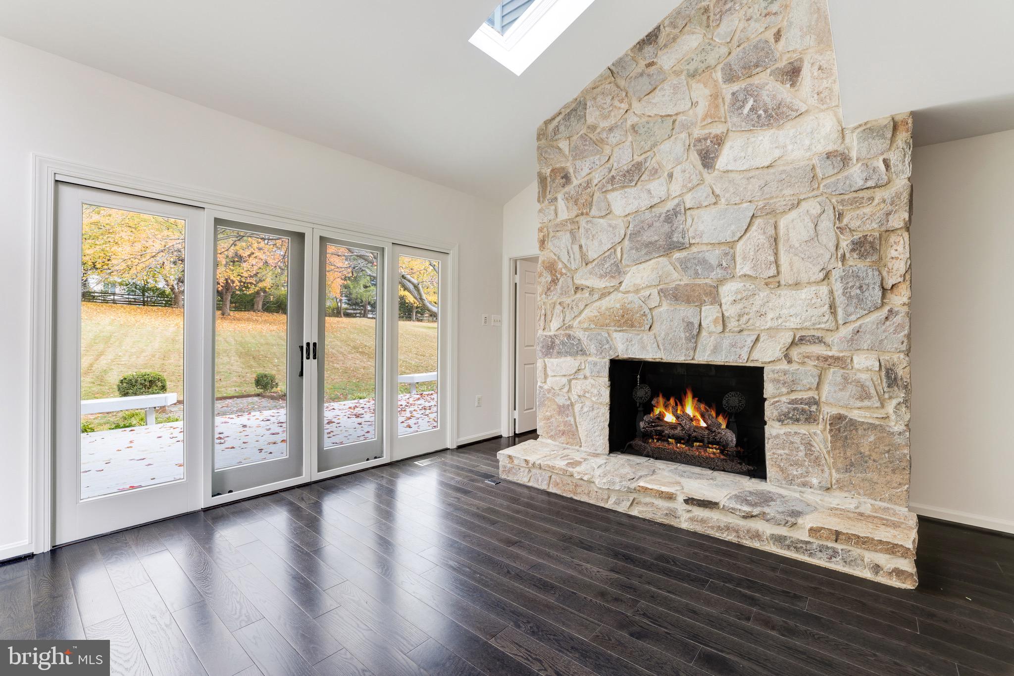 MCLEAN ESTATES - Residential