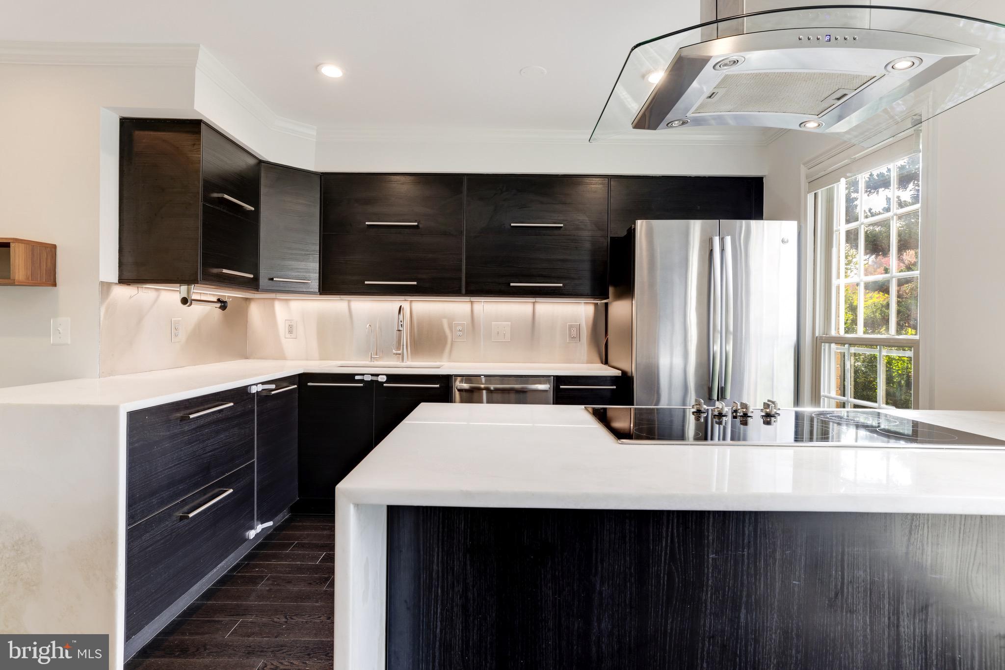 MCLEAN ESTATES - Residential