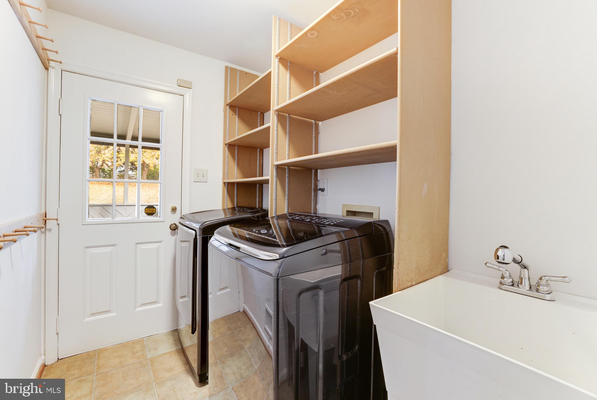 MCLEAN ESTATES - Residential
