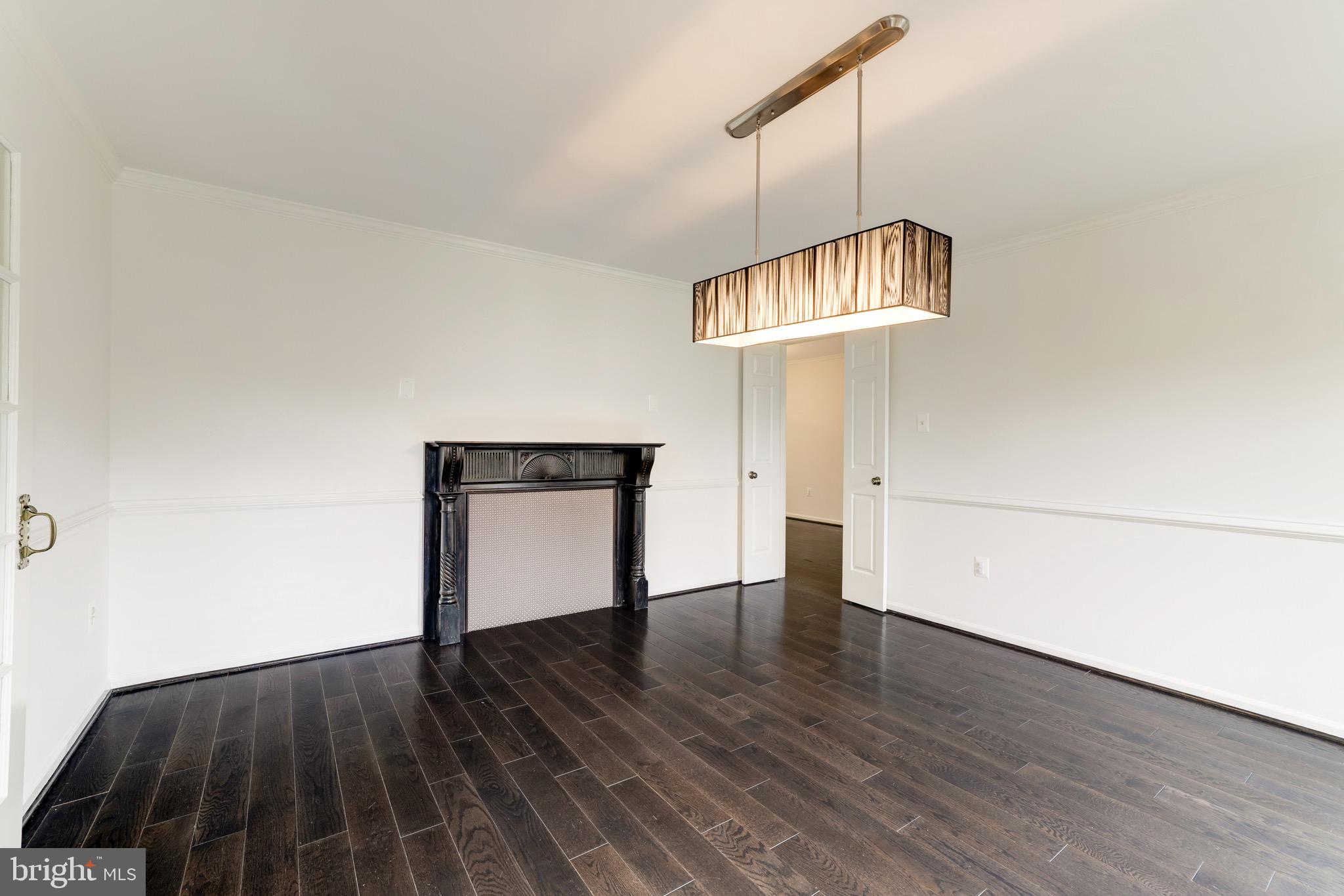 MCLEAN ESTATES - Residential