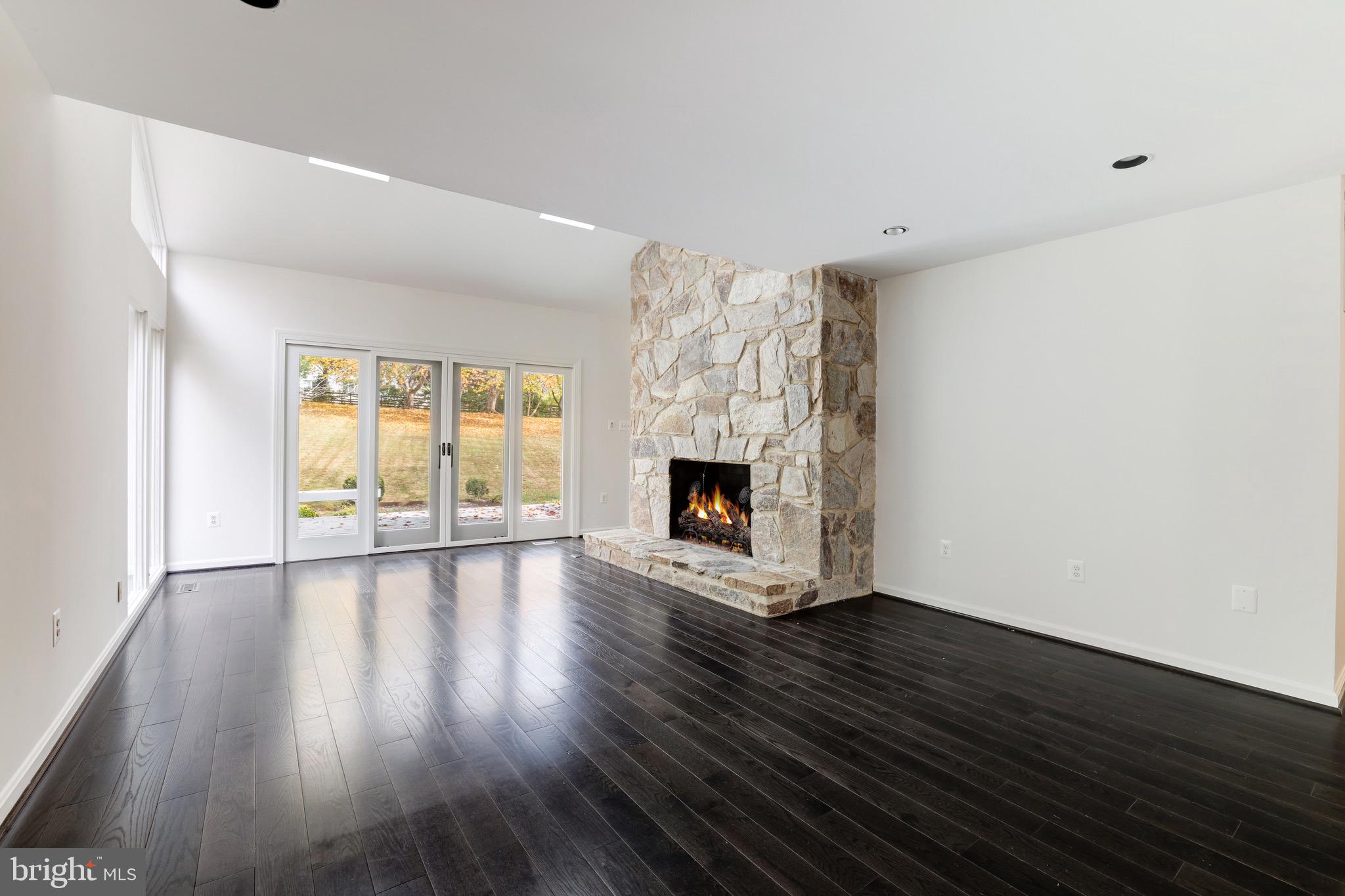 MCLEAN ESTATES - Residential