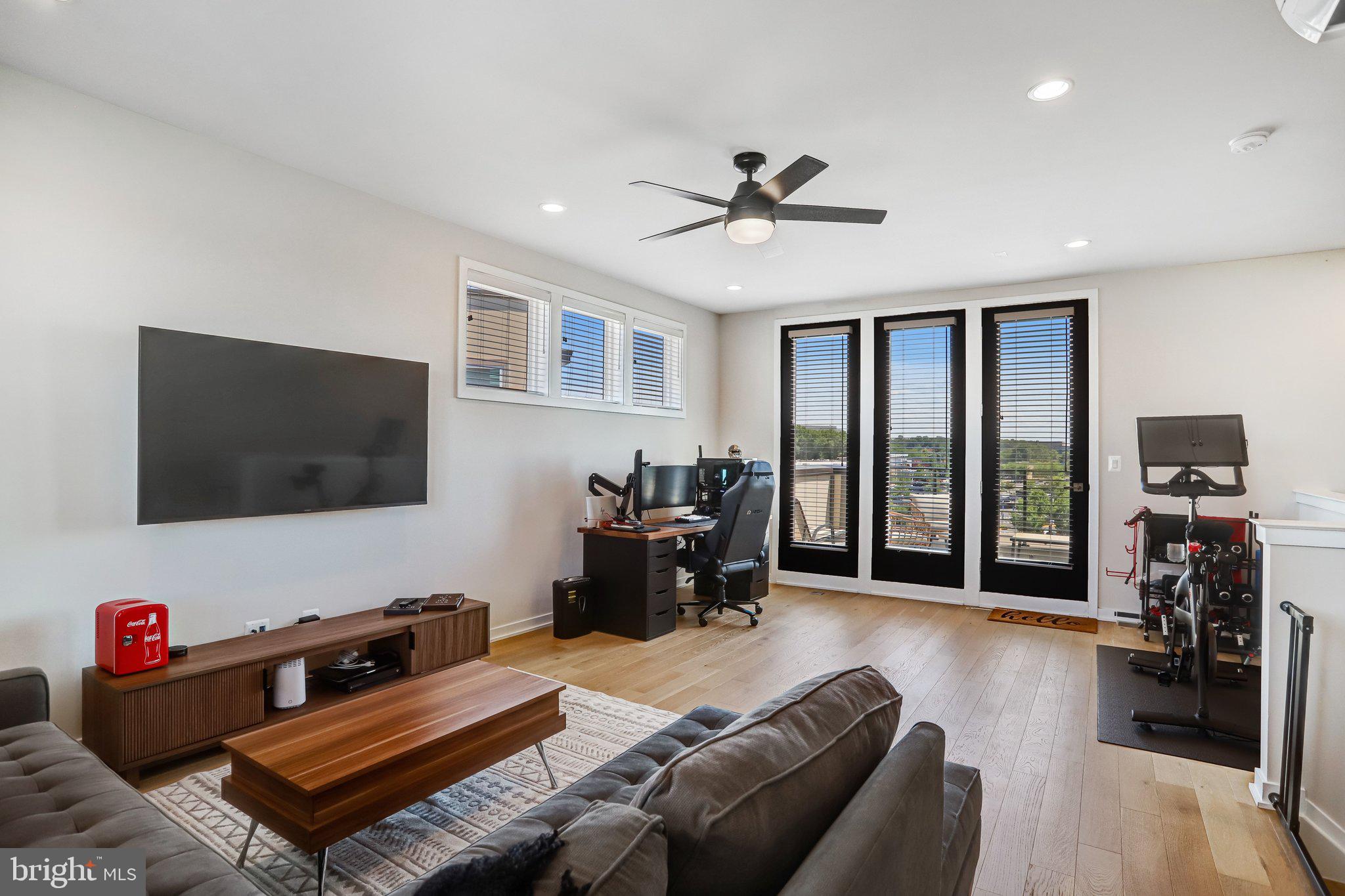 COMMONWEALTH PLACE AT WESTFIELDS - Residential