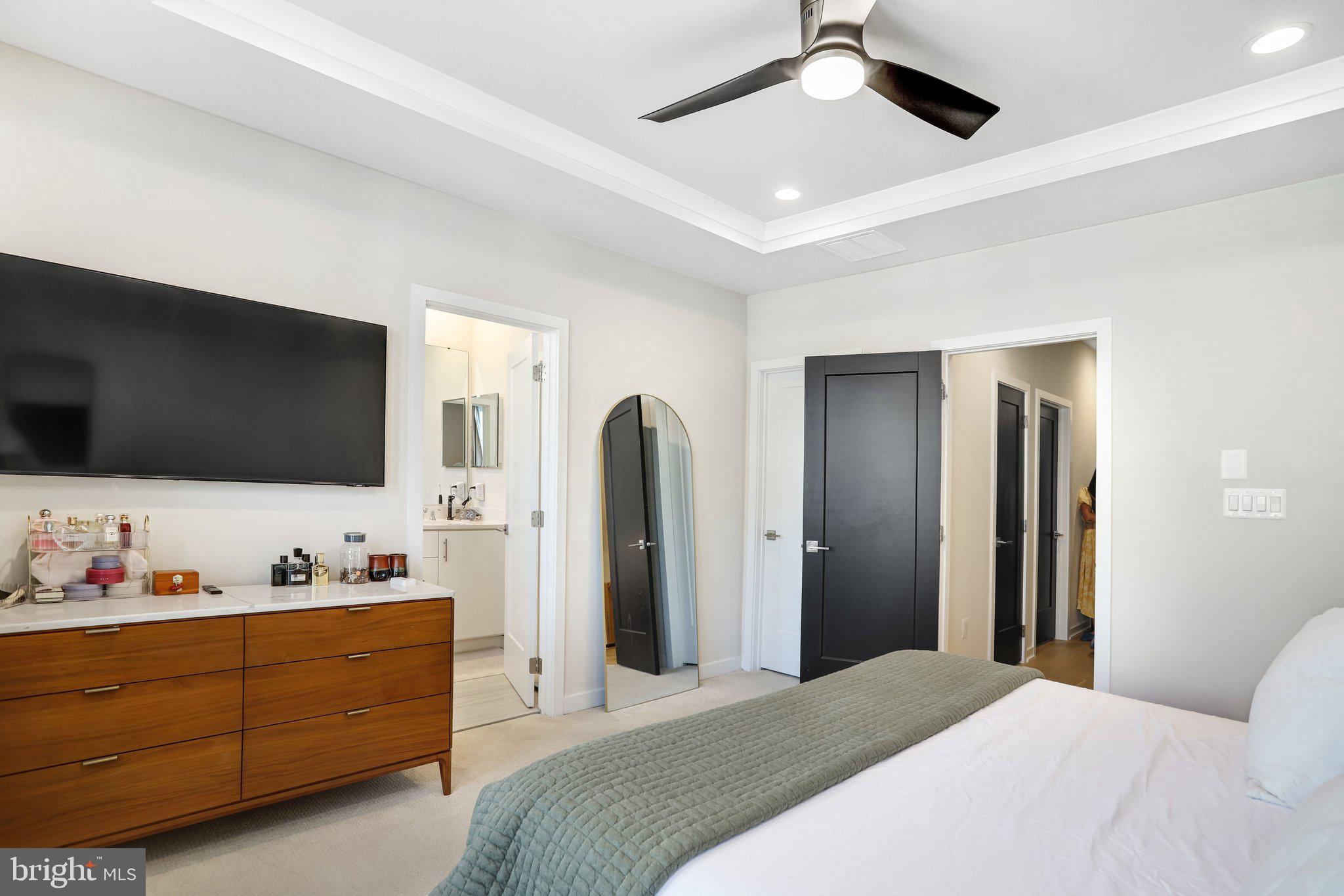 COMMONWEALTH PLACE AT WESTFIELDS - Residential