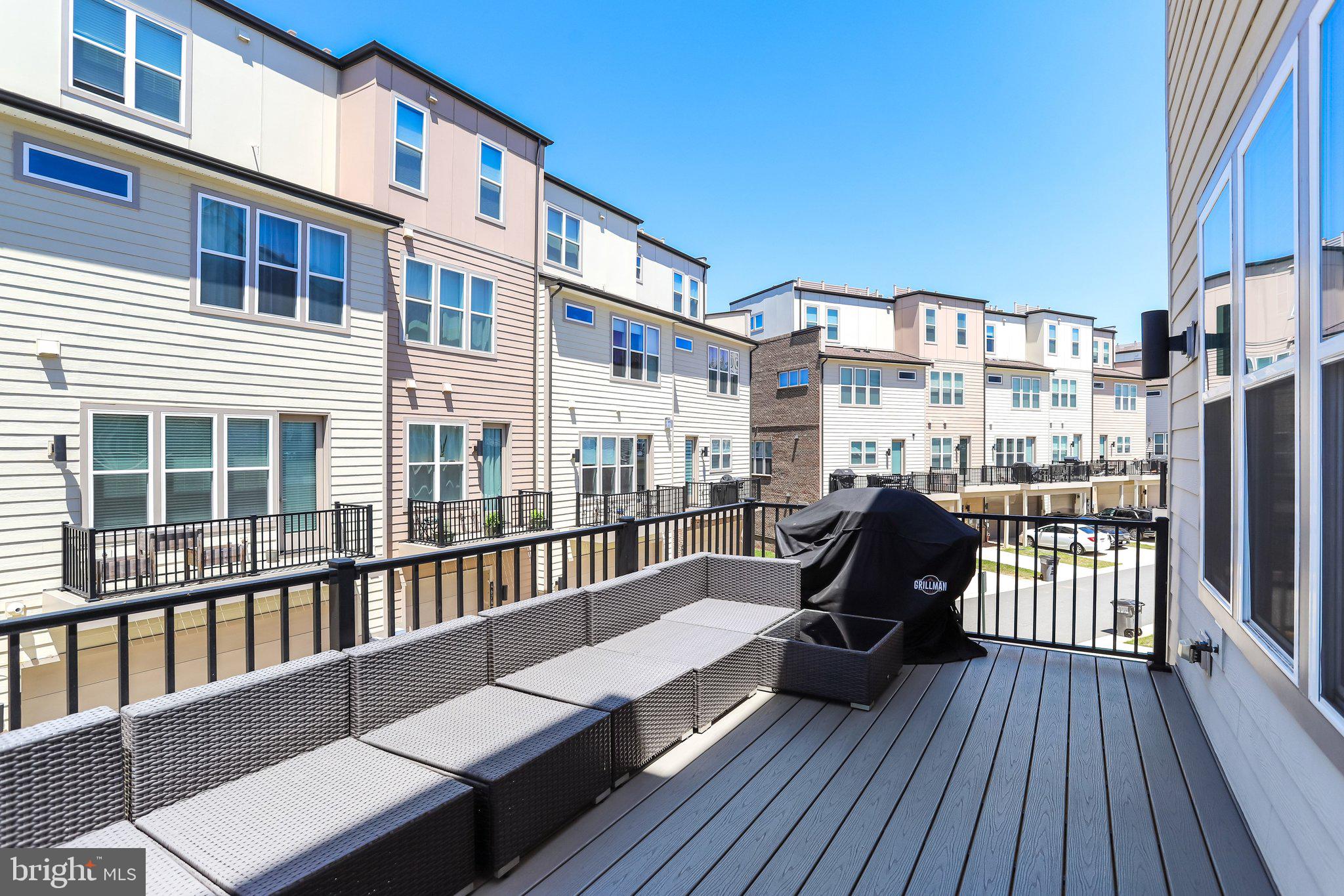 COMMONWEALTH PLACE AT WESTFIELDS - Residential