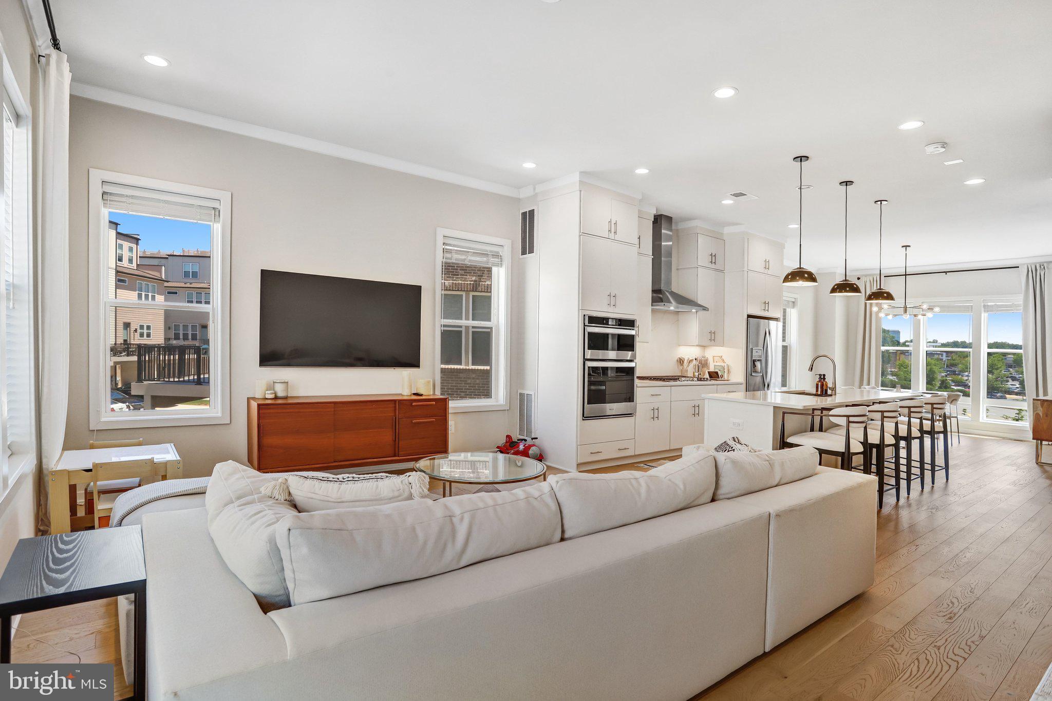 COMMONWEALTH PLACE AT WESTFIELDS - Residential