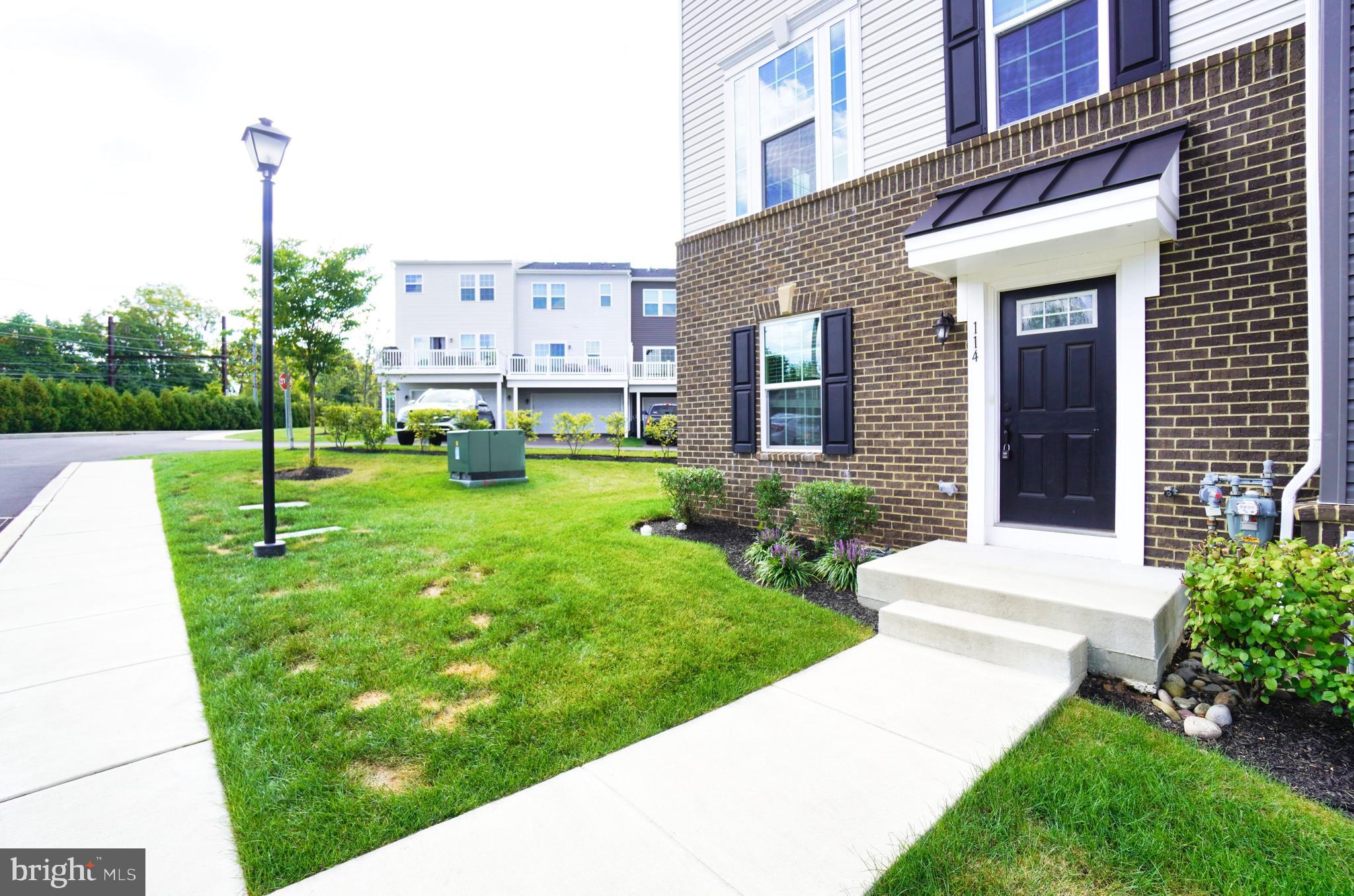 ANDALE GREEN - Residential Lease