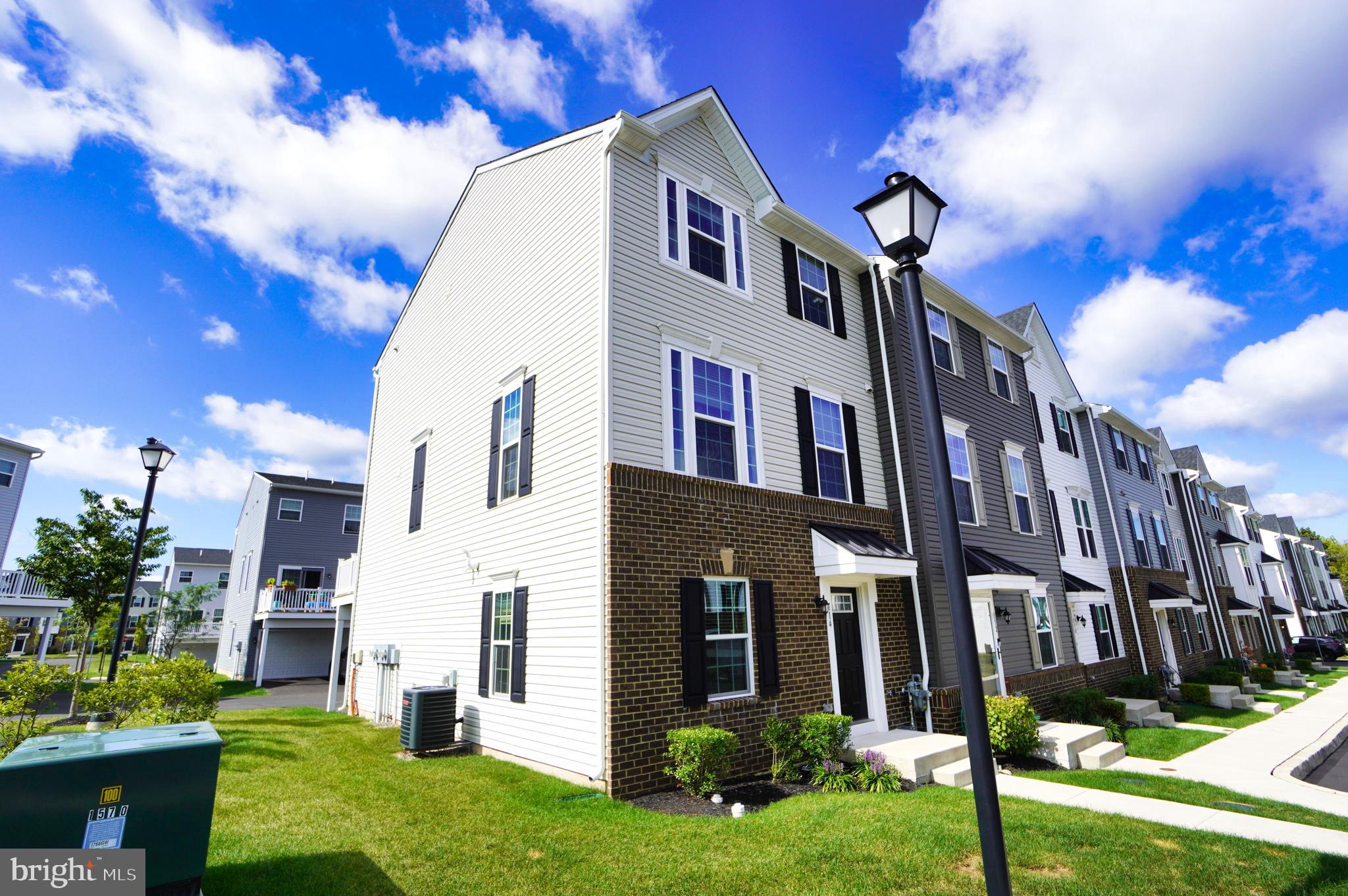 ANDALE GREEN - Residential Lease