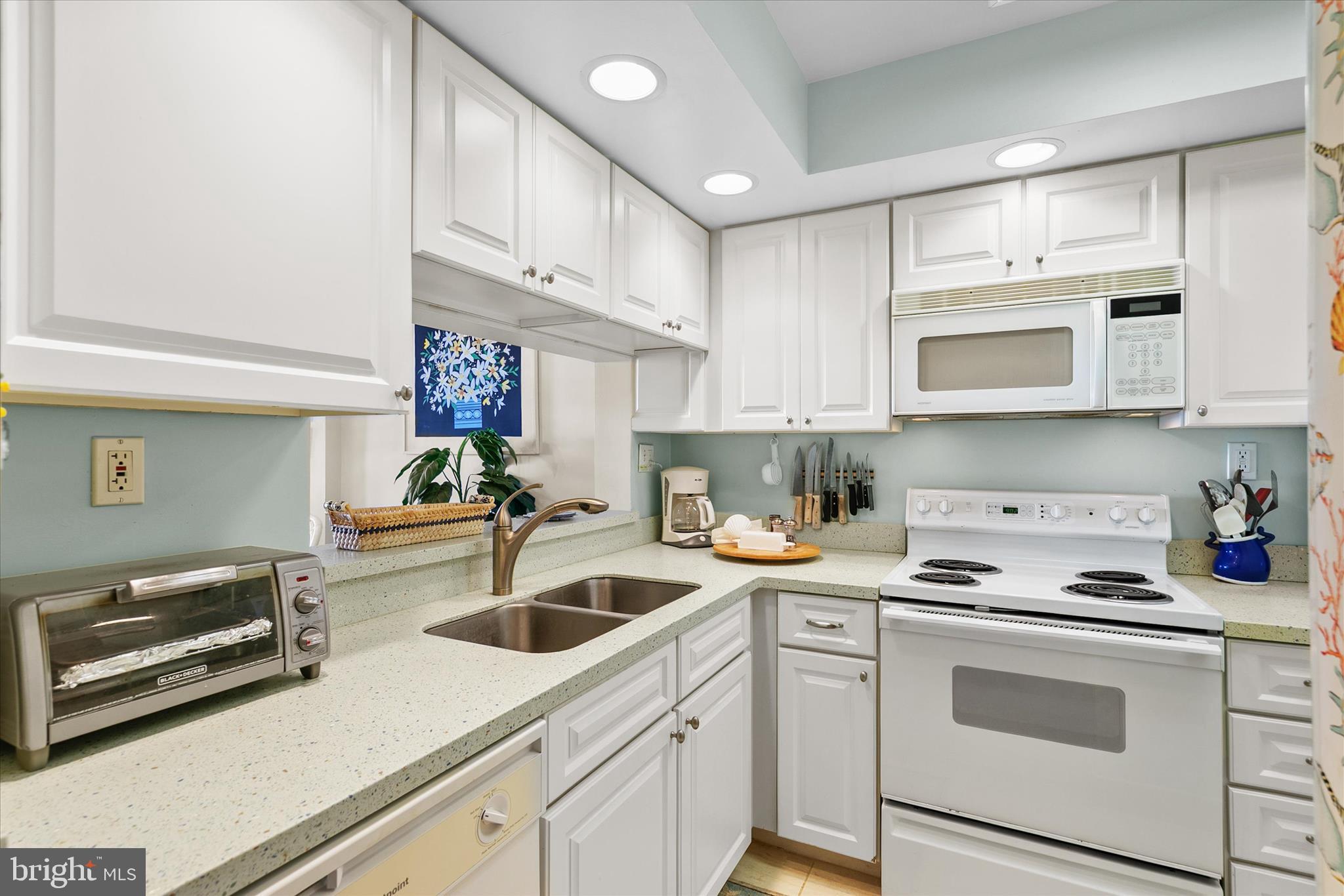 SEA COLONY EAST - Residential