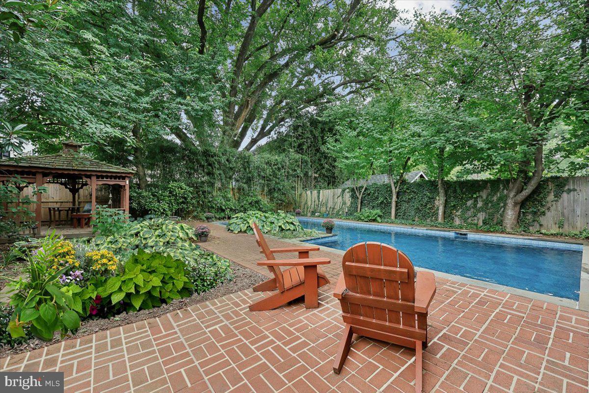 CHEVY CHASE TERRACE - Residential