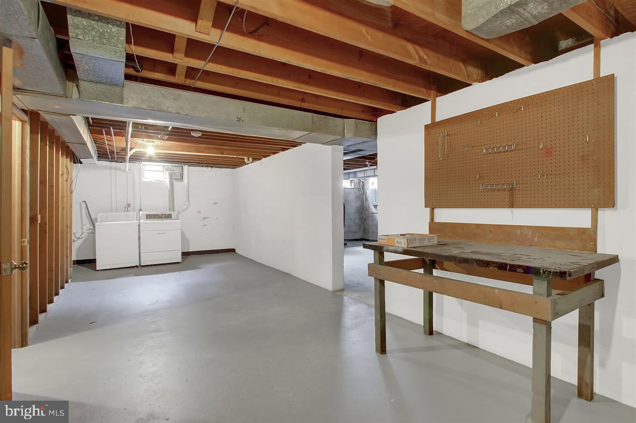 STRATHCONA-HILLCROFT - Residential