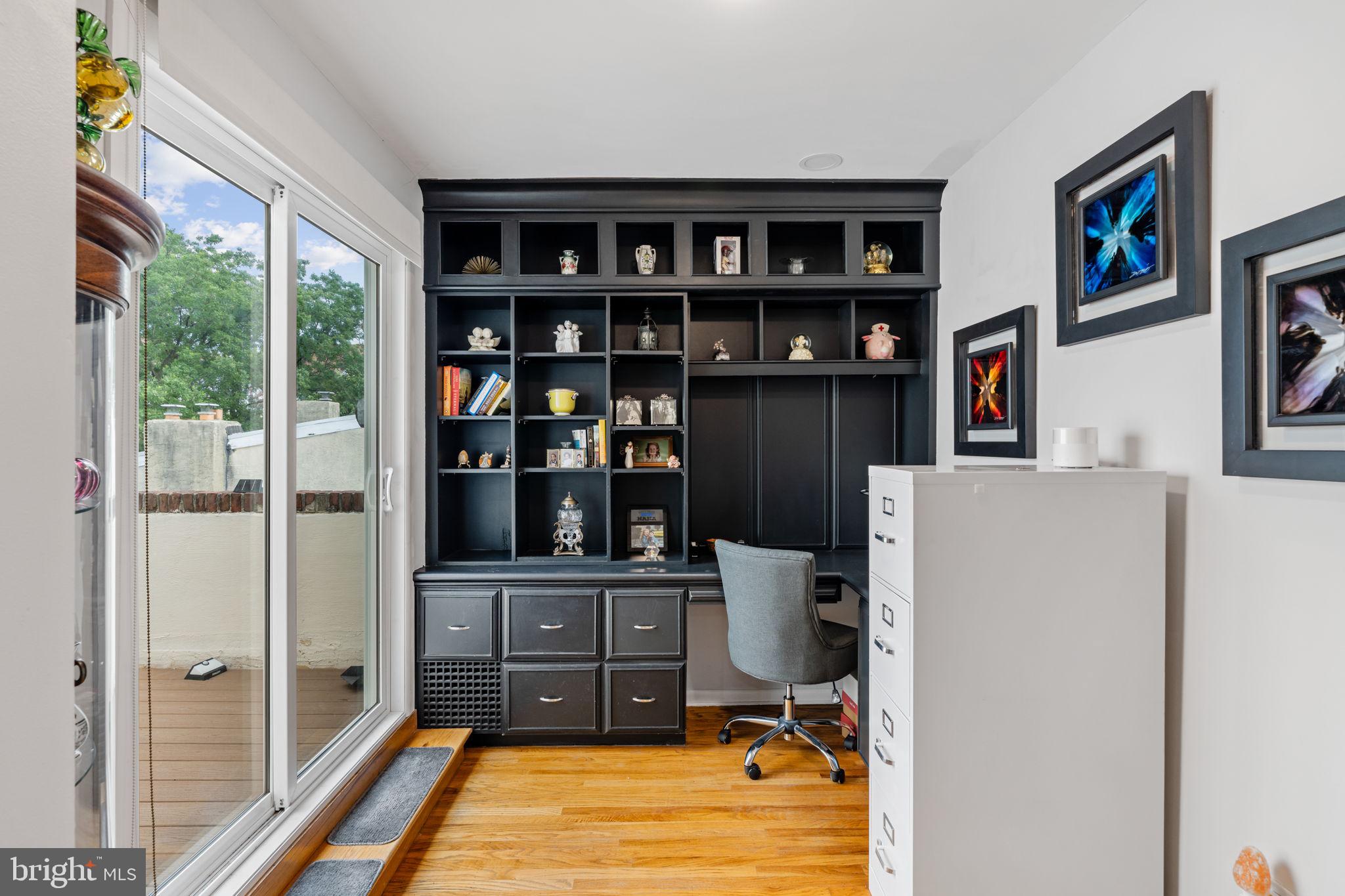 SOCIETY HILL - Residential