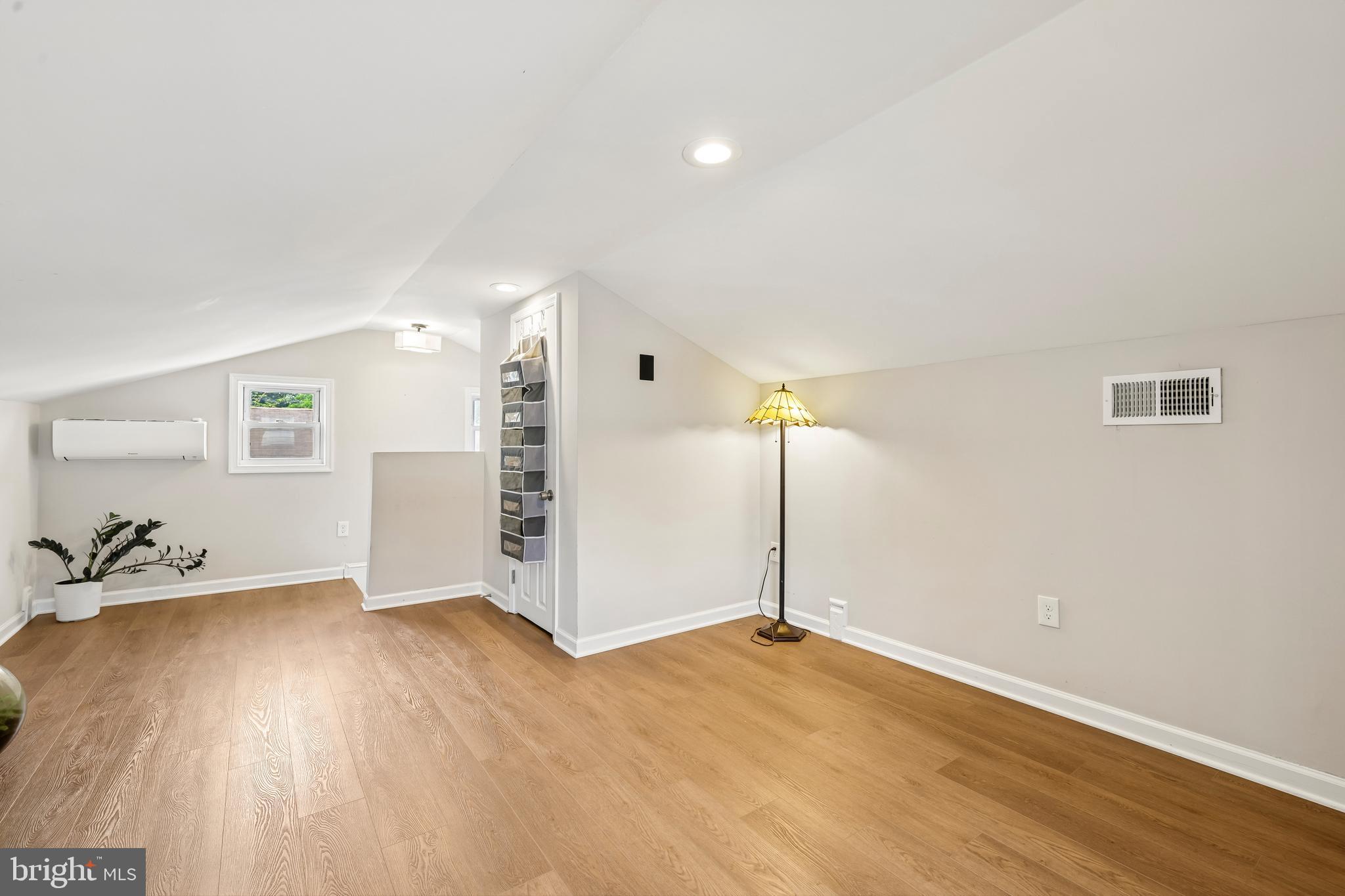CHELSEA BEACH - Residential
