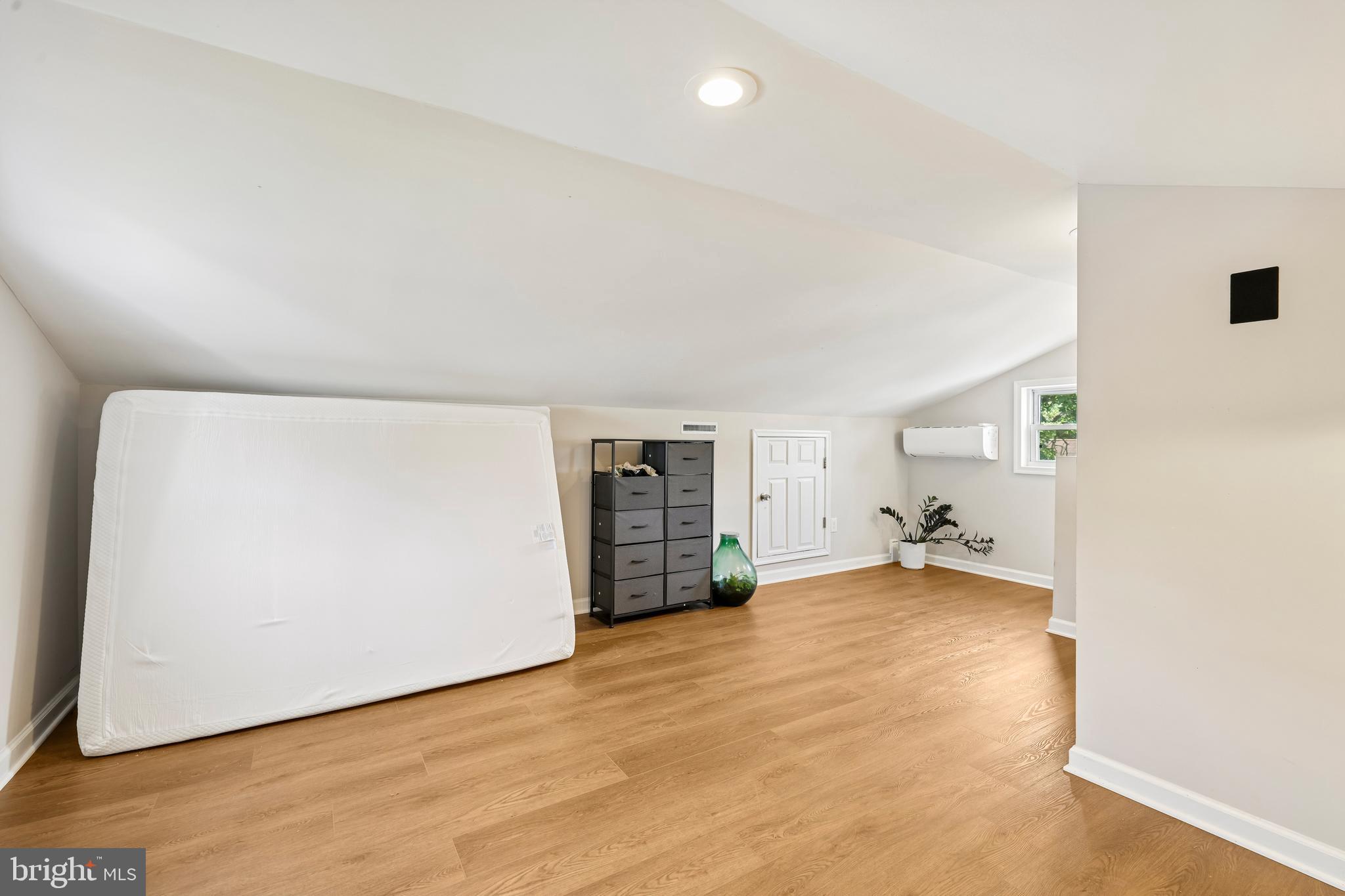 CHELSEA BEACH - Residential