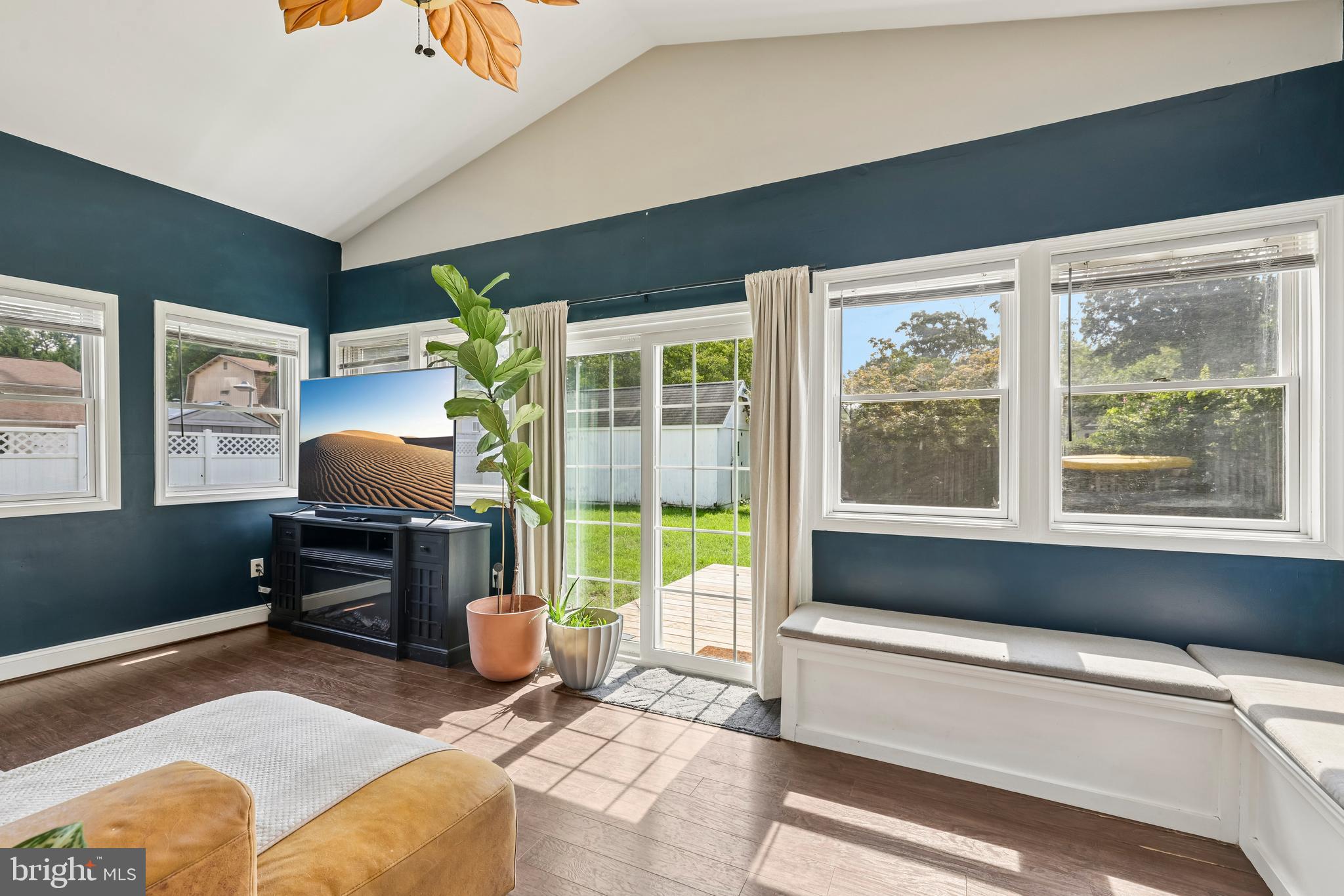 CHELSEA BEACH - Residential