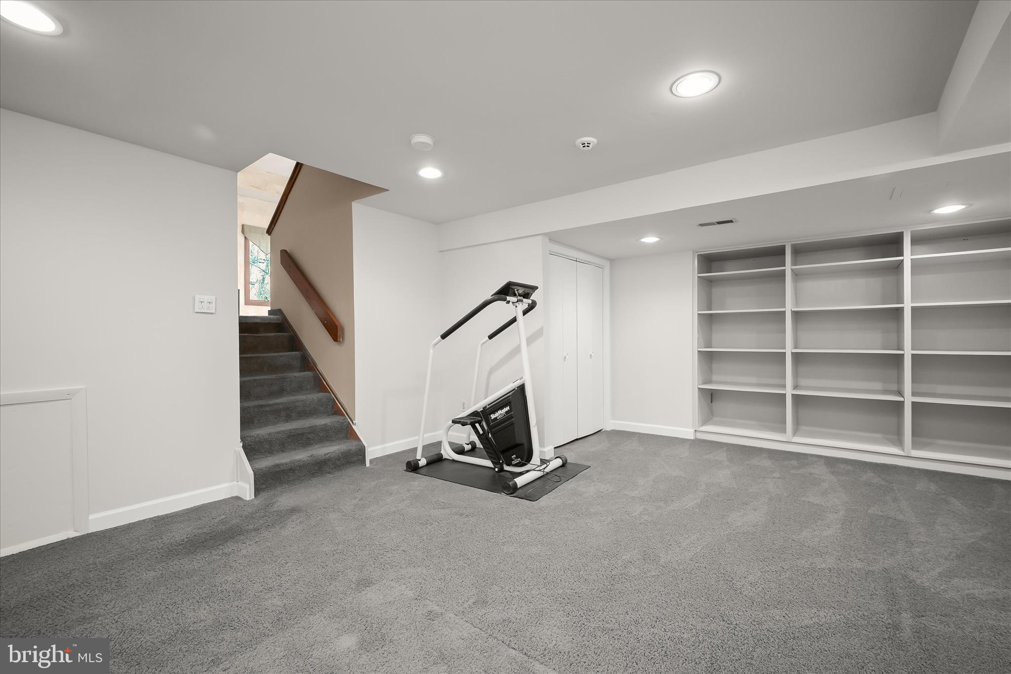 RIDGEWOOD - Residential