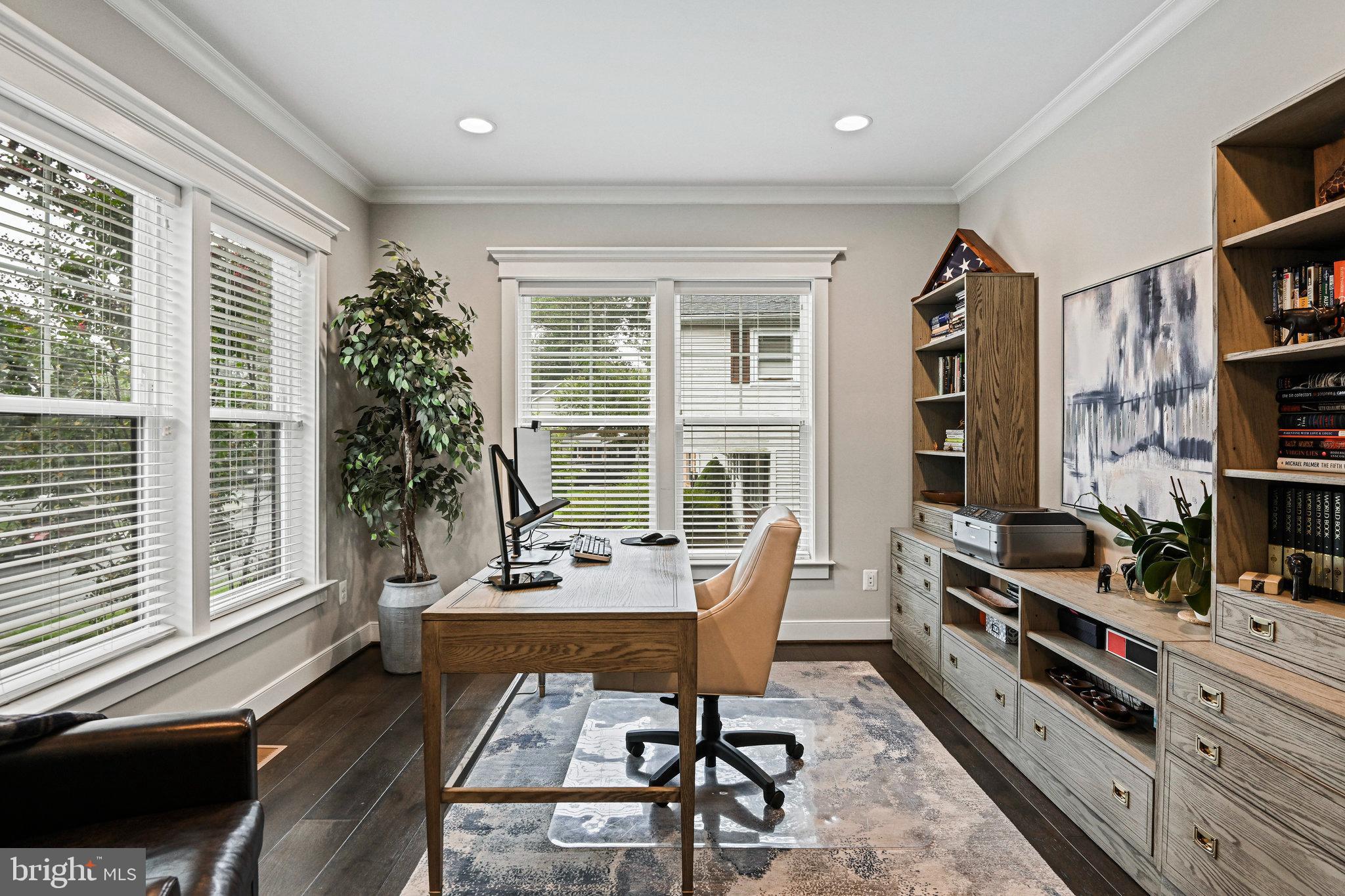 VIENNA WOODS - Residential