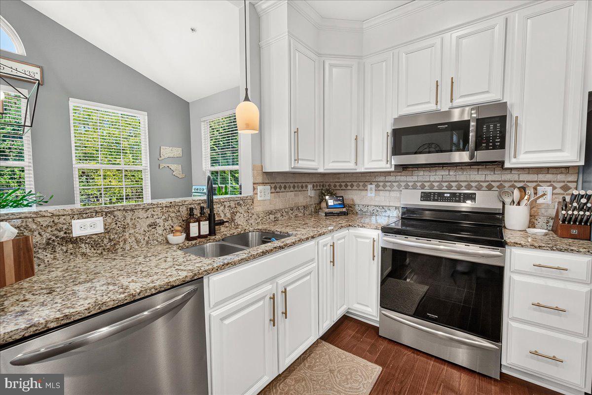CLOVER RIDGE - Residential