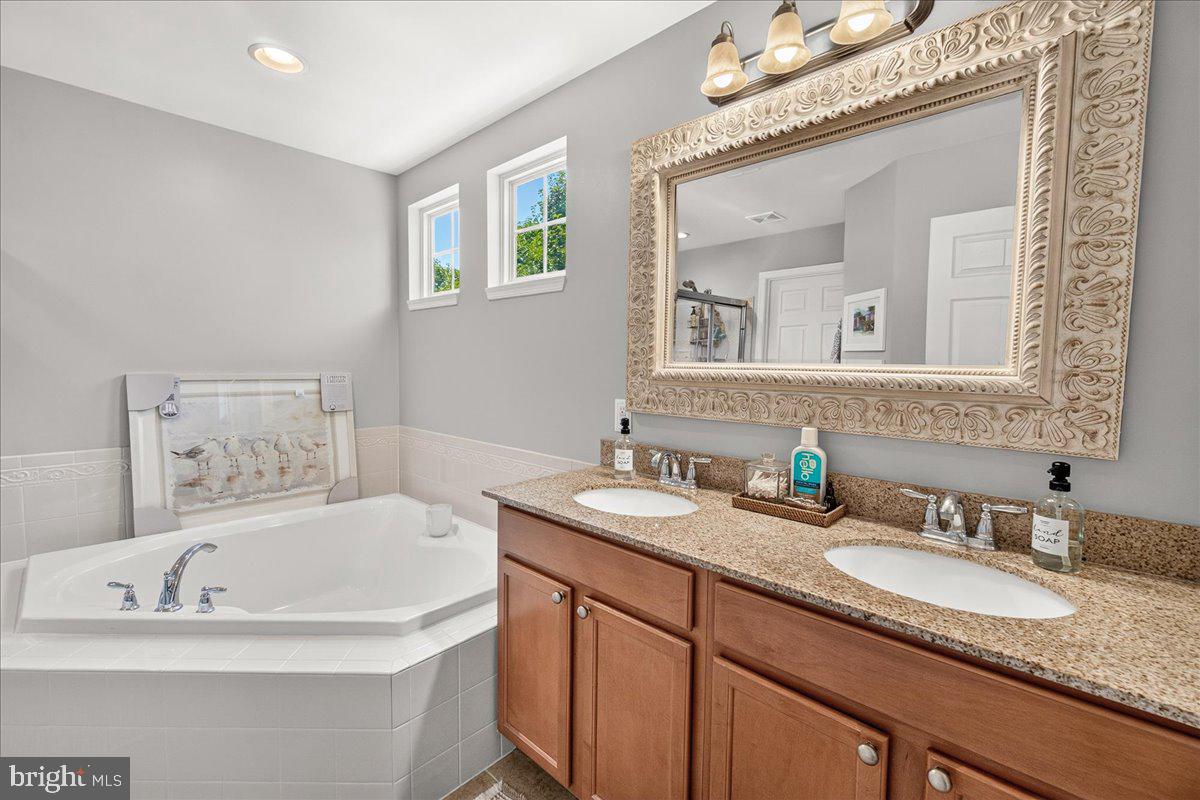 CLOVER RIDGE - Residential