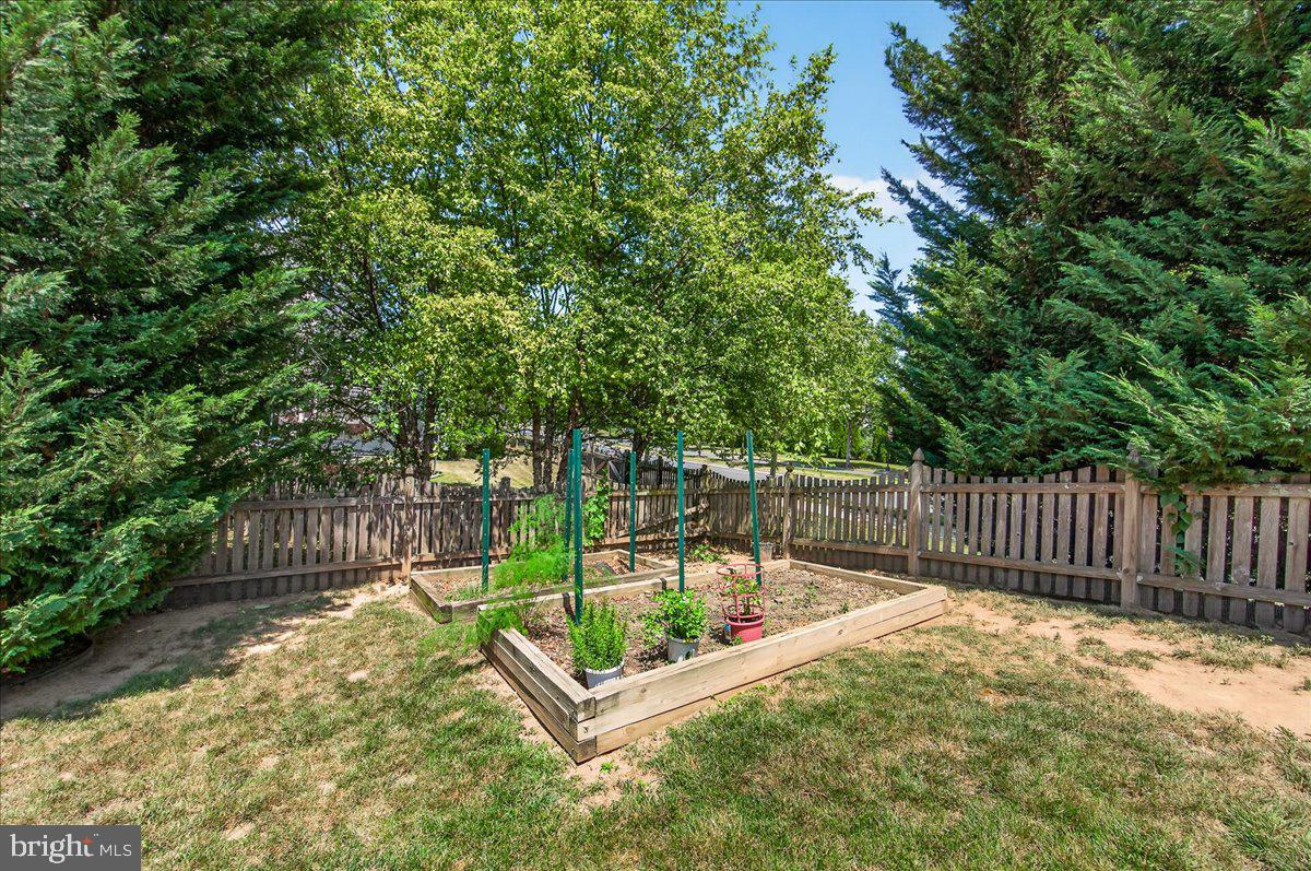 CLOVER RIDGE - Residential