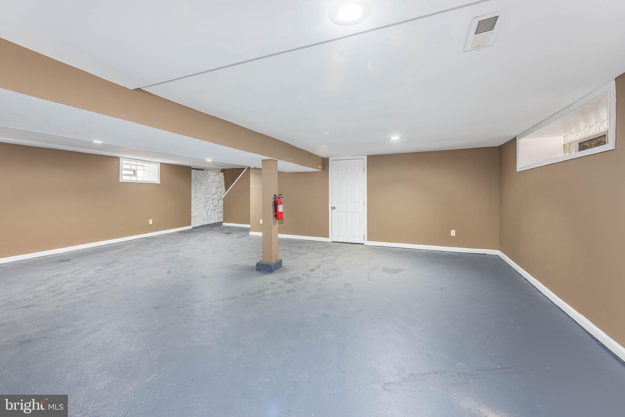 GWYNN OAK - Commercial Sale