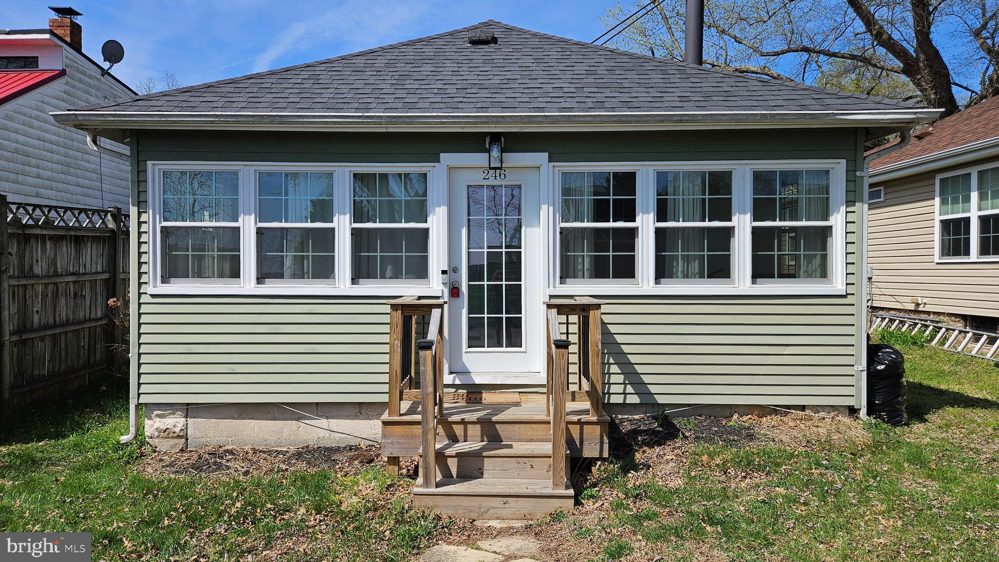 Welcome Home - This well maintained. 2 bedroom  is only one block from the Chesapeake Bay! Located in the beautiful and quiet community of Dares Beach, this property offers a private beach and a boat ramp / water access. Fully fenced in backyard with a shed.