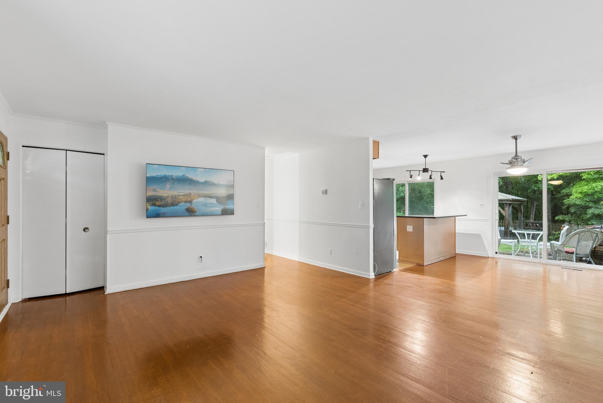 WOODBRIDGE VALLEY - Residential