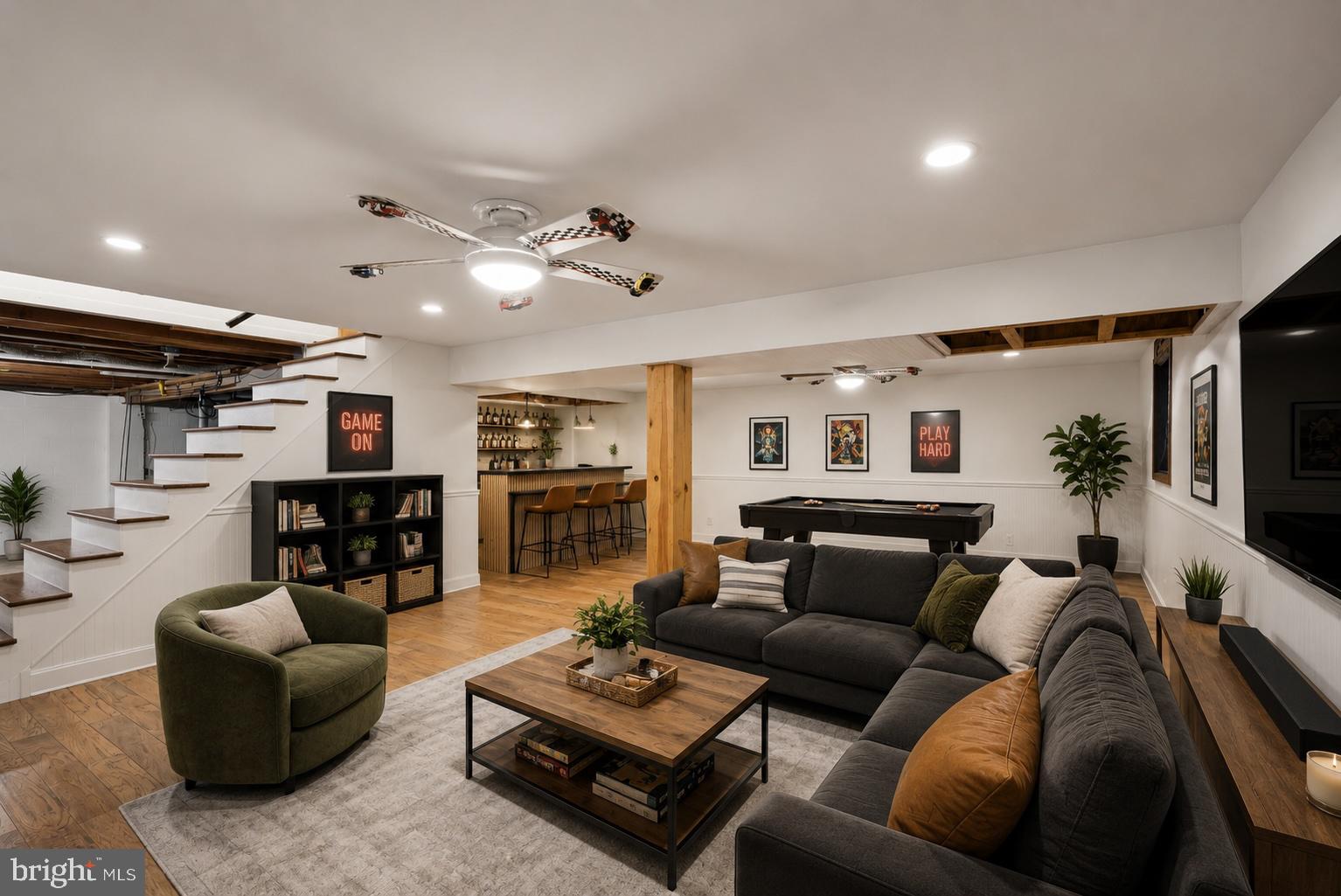 WOODBRIDGE VALLEY - Residential