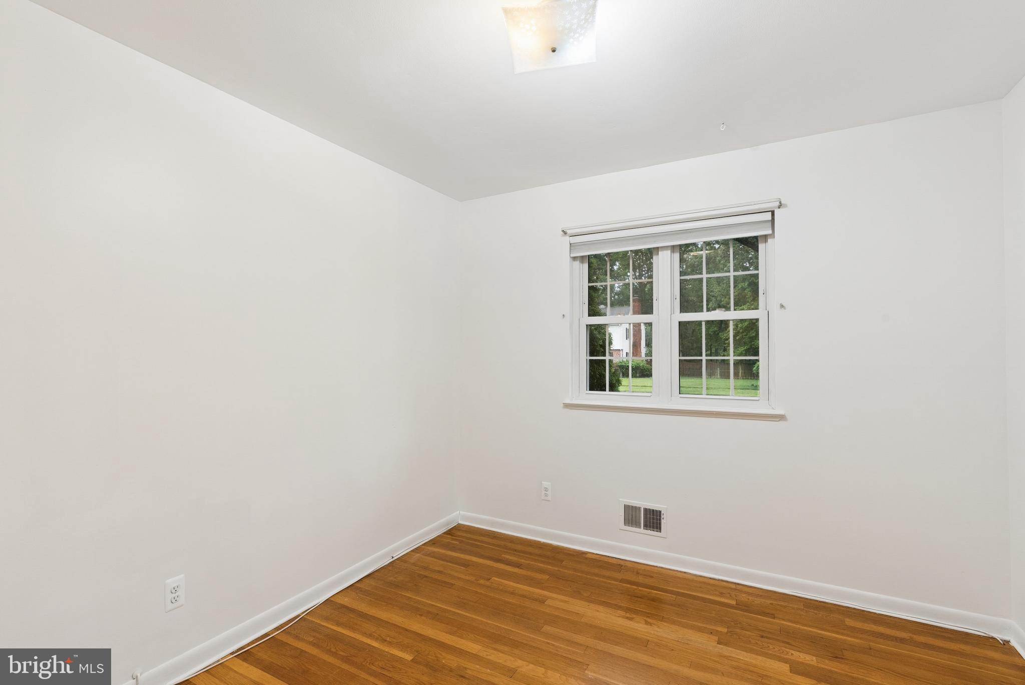WOODBRIDGE VALLEY - Residential