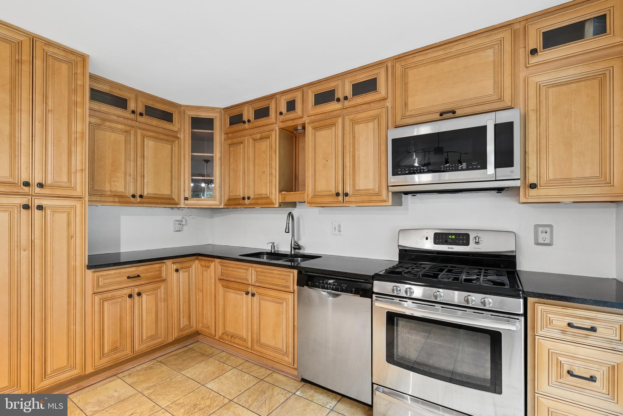 WOODBRIDGE VALLEY - Residential